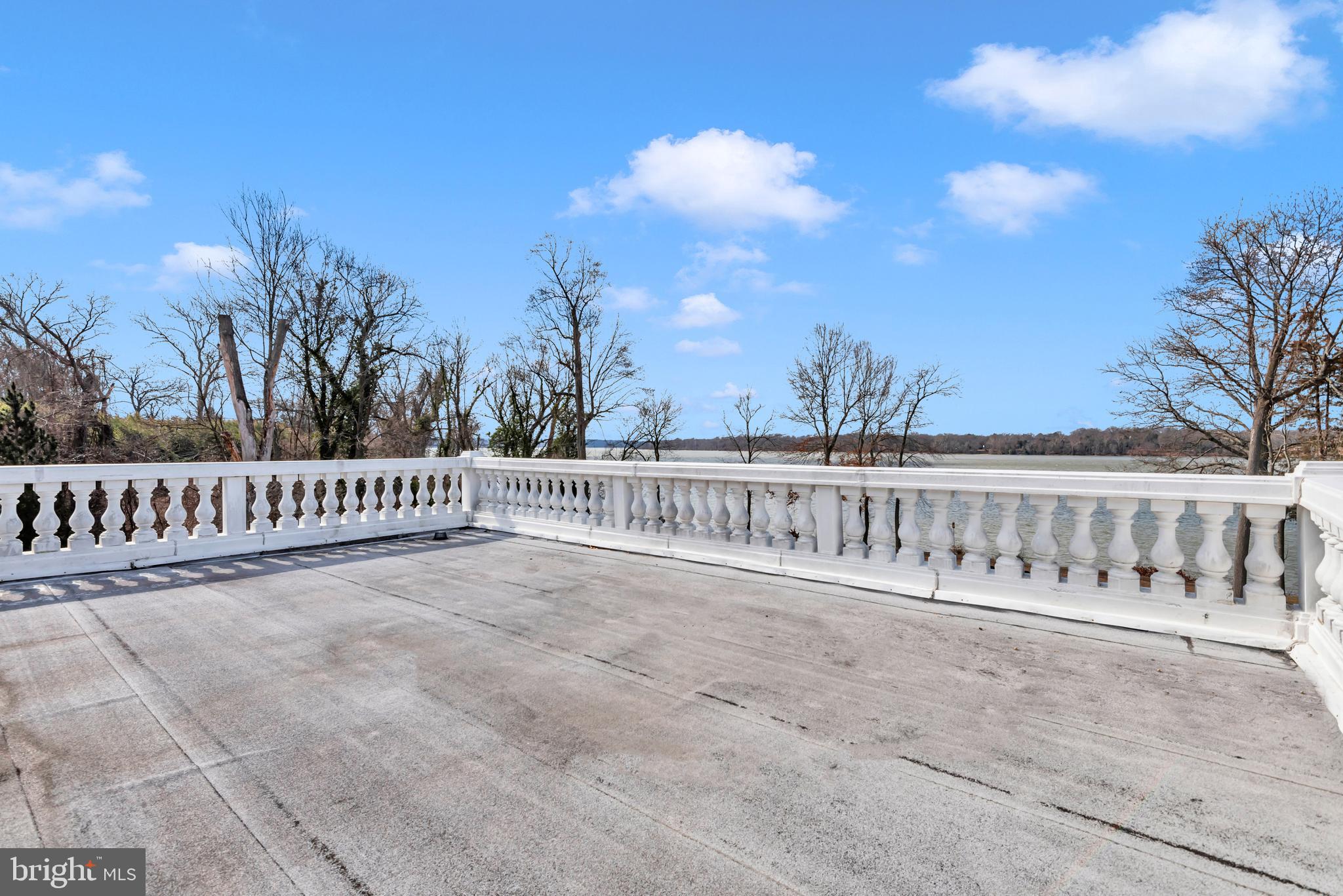 RIVER VIEW - Residential