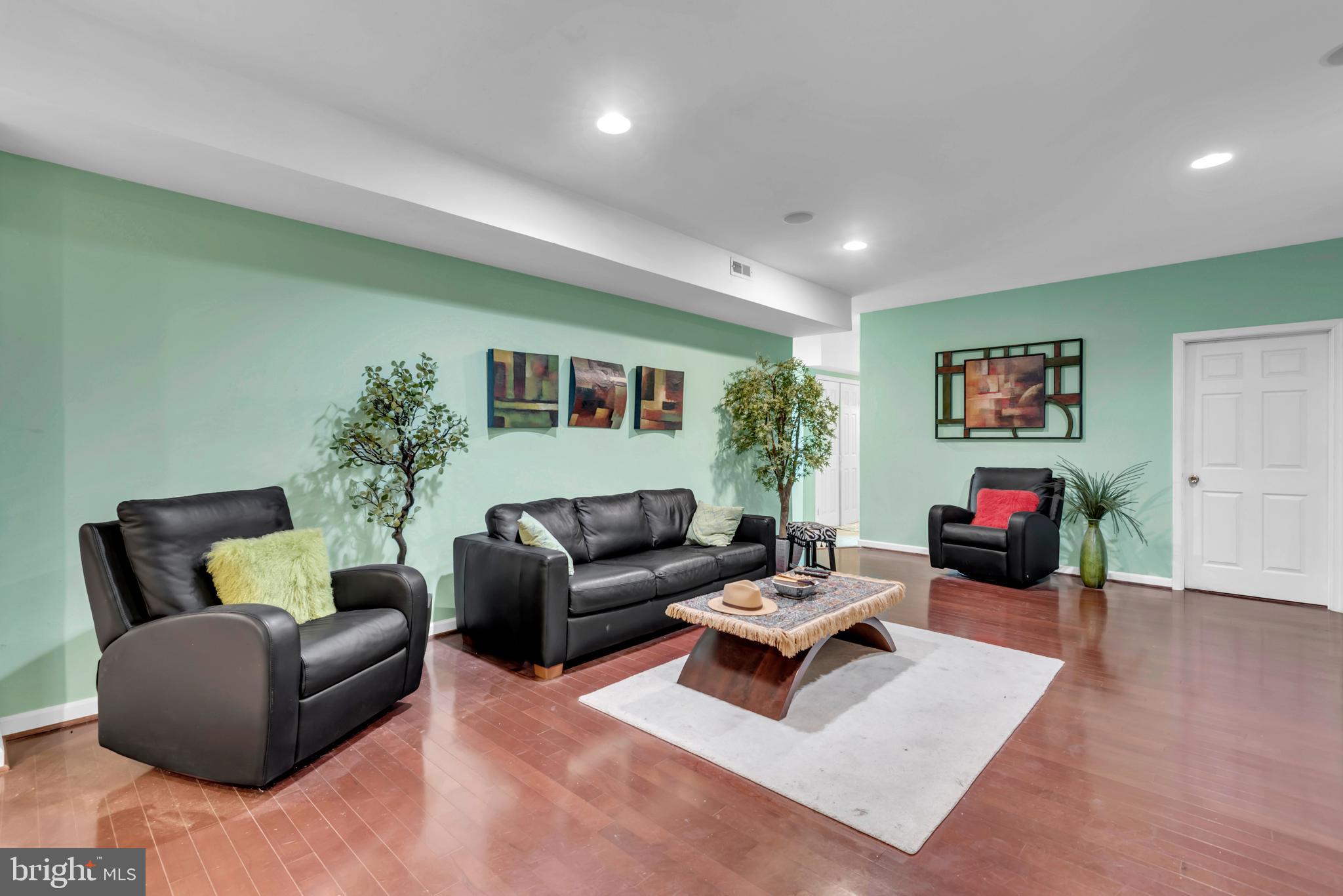 RIVER VIEW - Residential