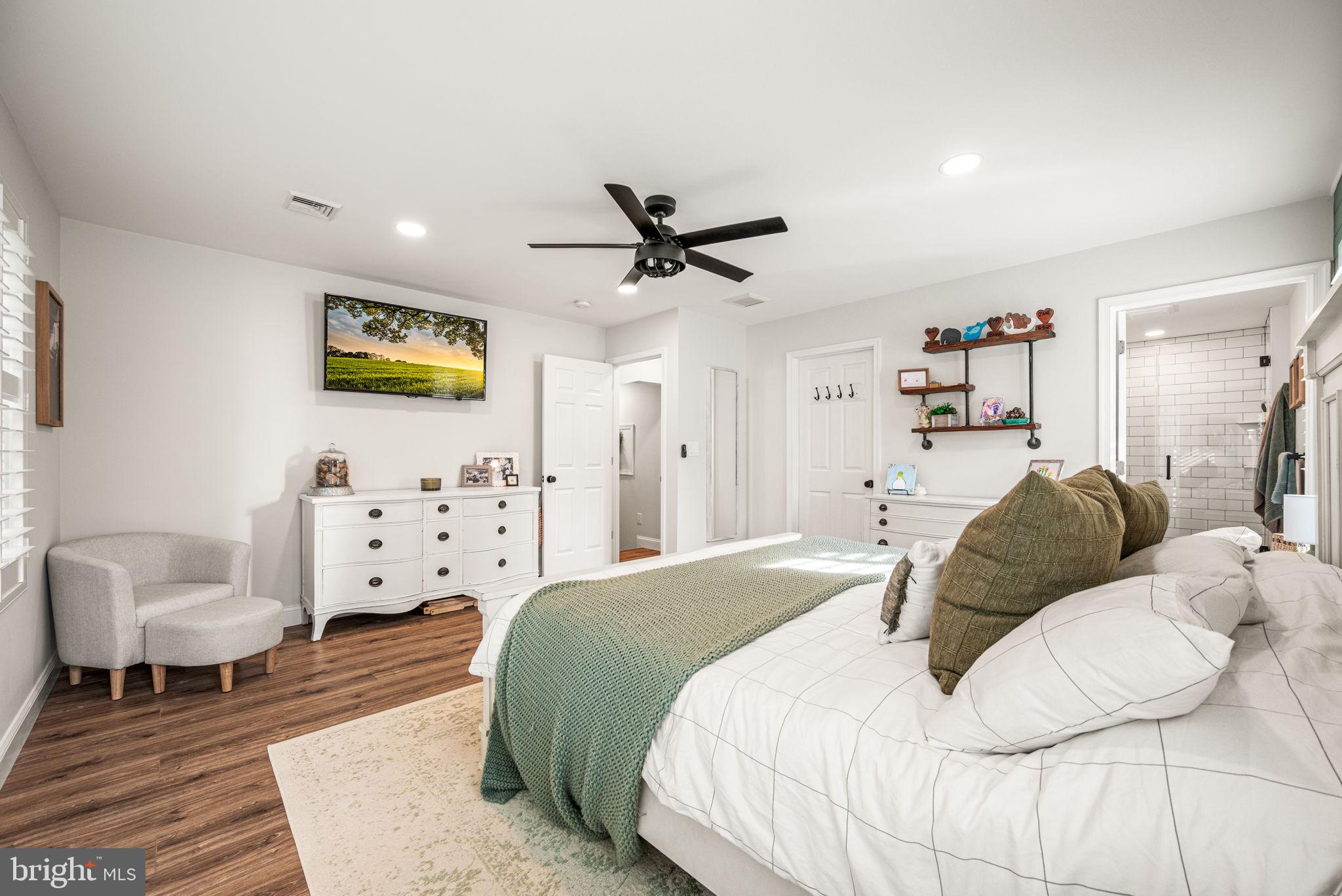 CHURCHVILLE MANOR - Residential