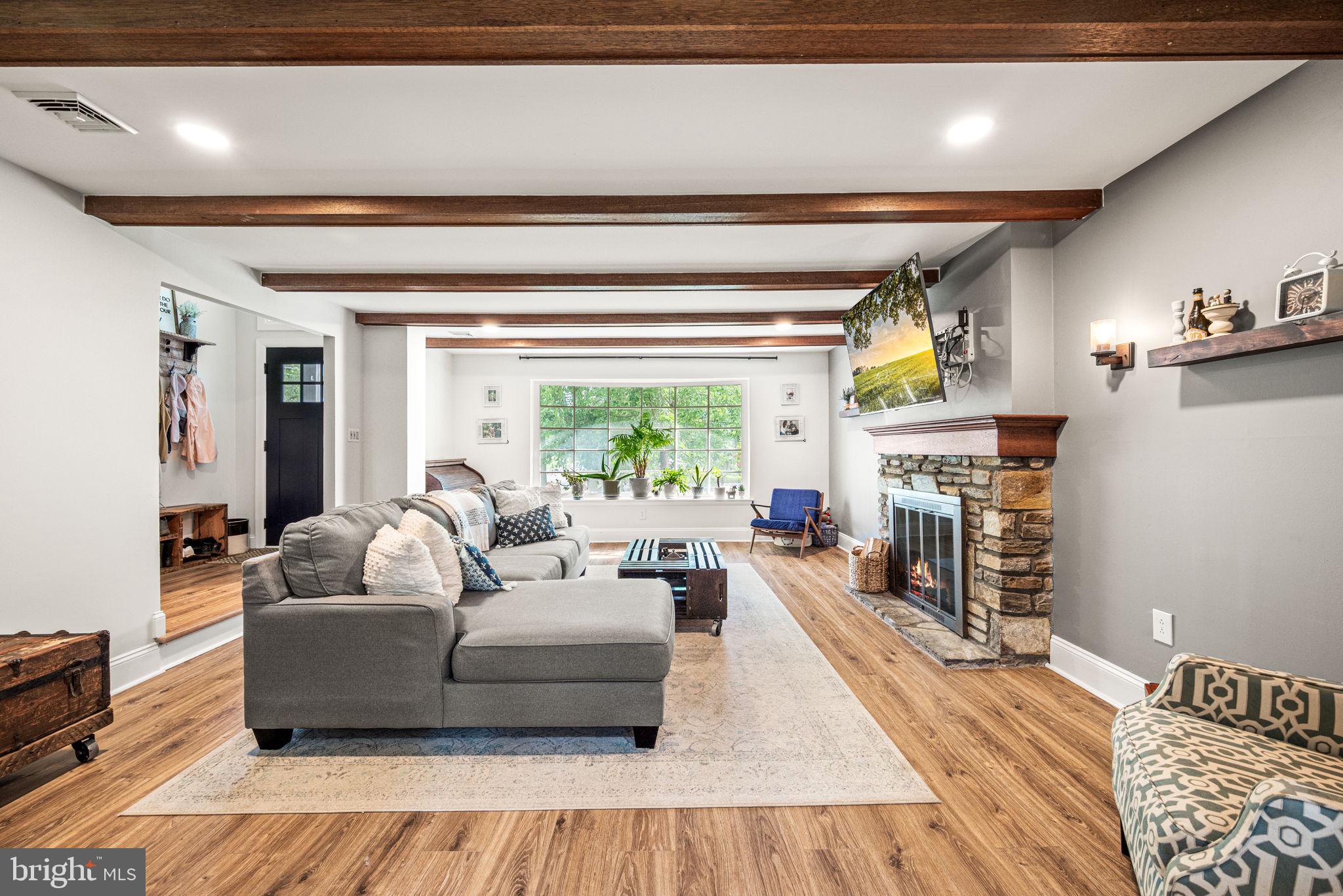 CHURCHVILLE MANOR - Residential