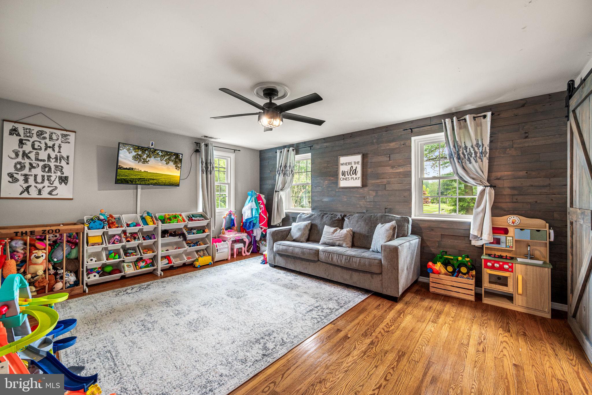 CHURCHVILLE MANOR - Residential