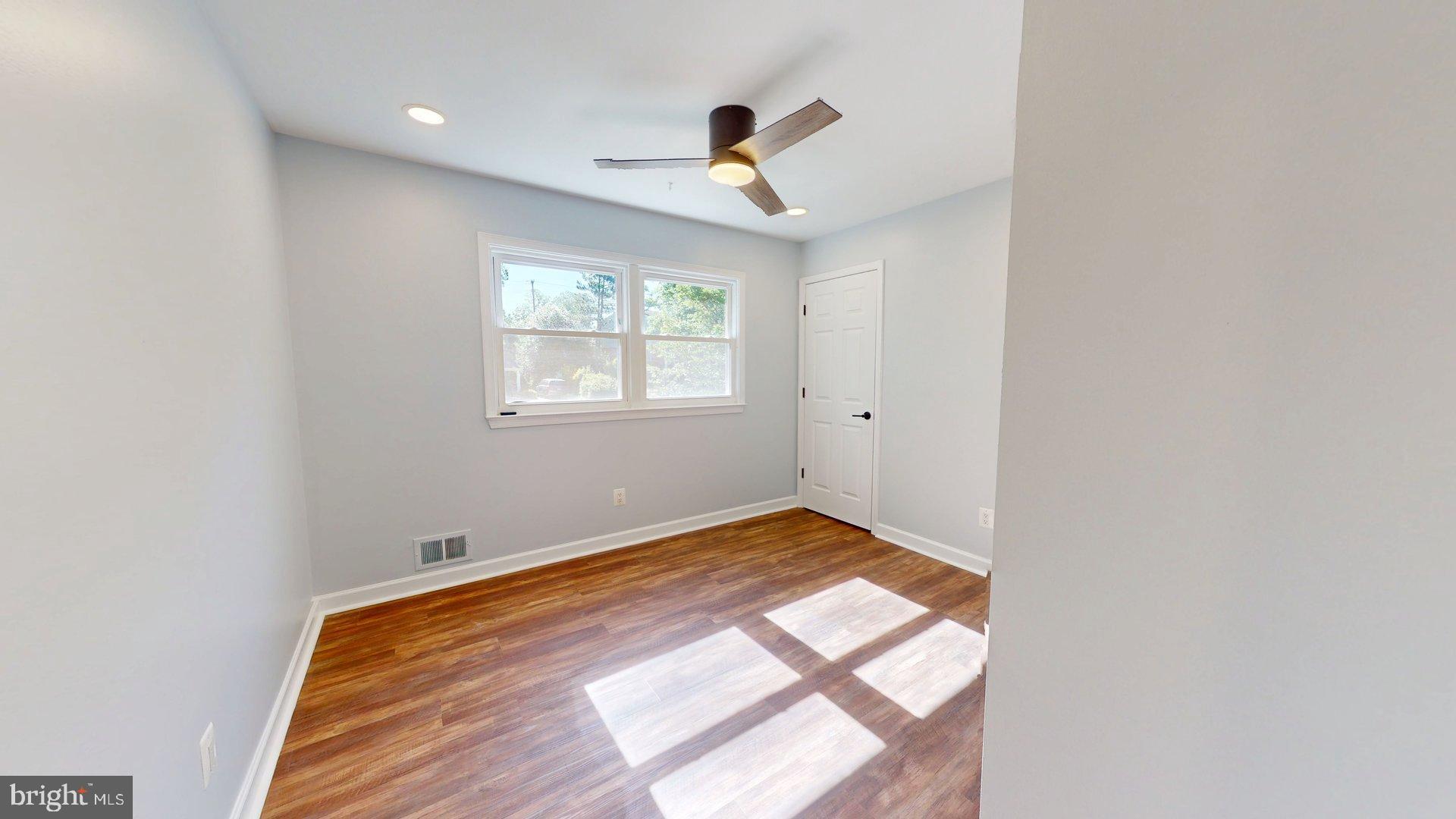 ROLLING VALLEY - Residential Lease