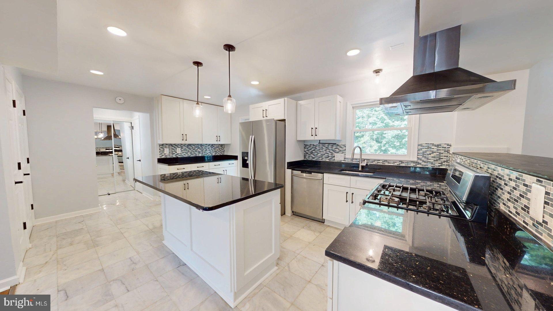 ROLLING VALLEY - Residential Lease