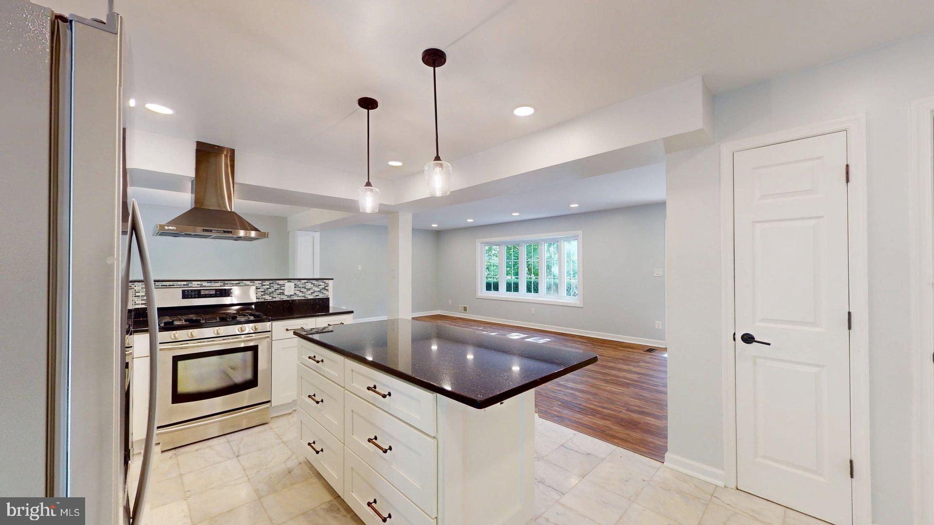 ROLLING VALLEY - Residential Lease