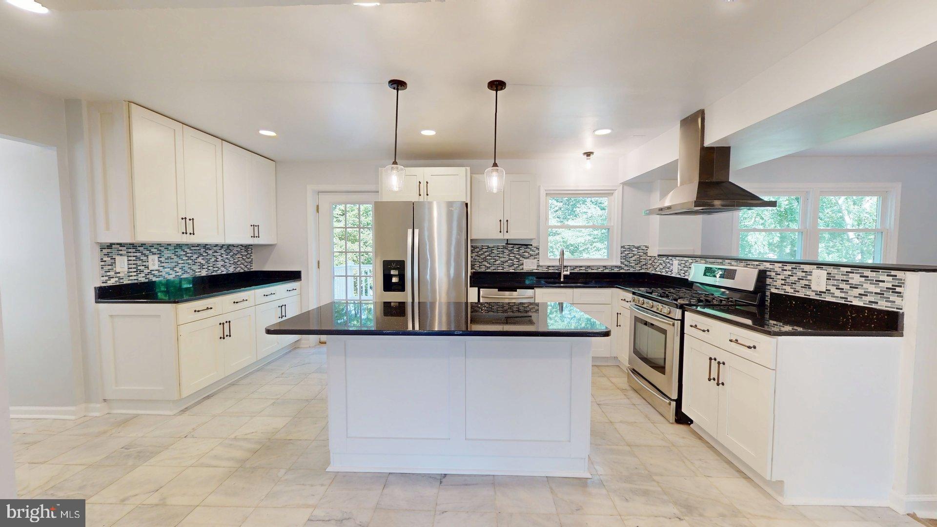 ROLLING VALLEY - Residential Lease