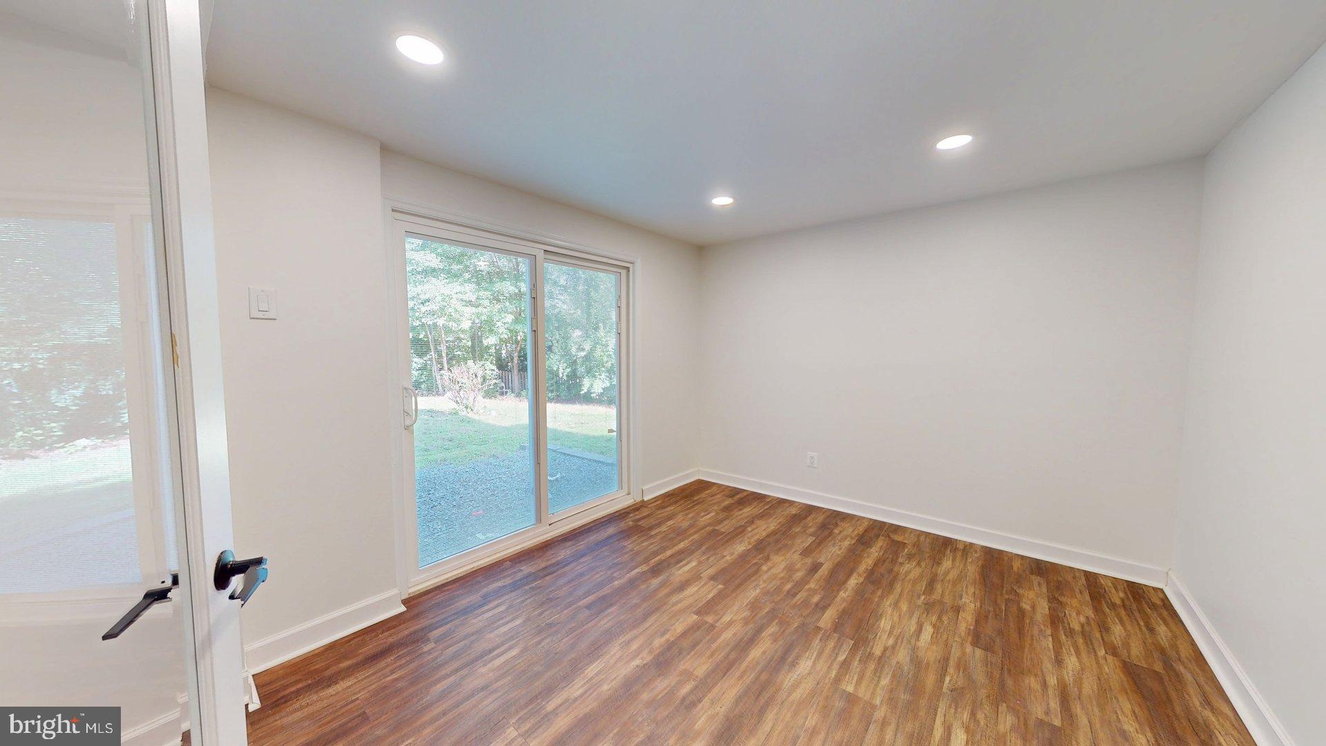 ROLLING VALLEY - Residential Lease