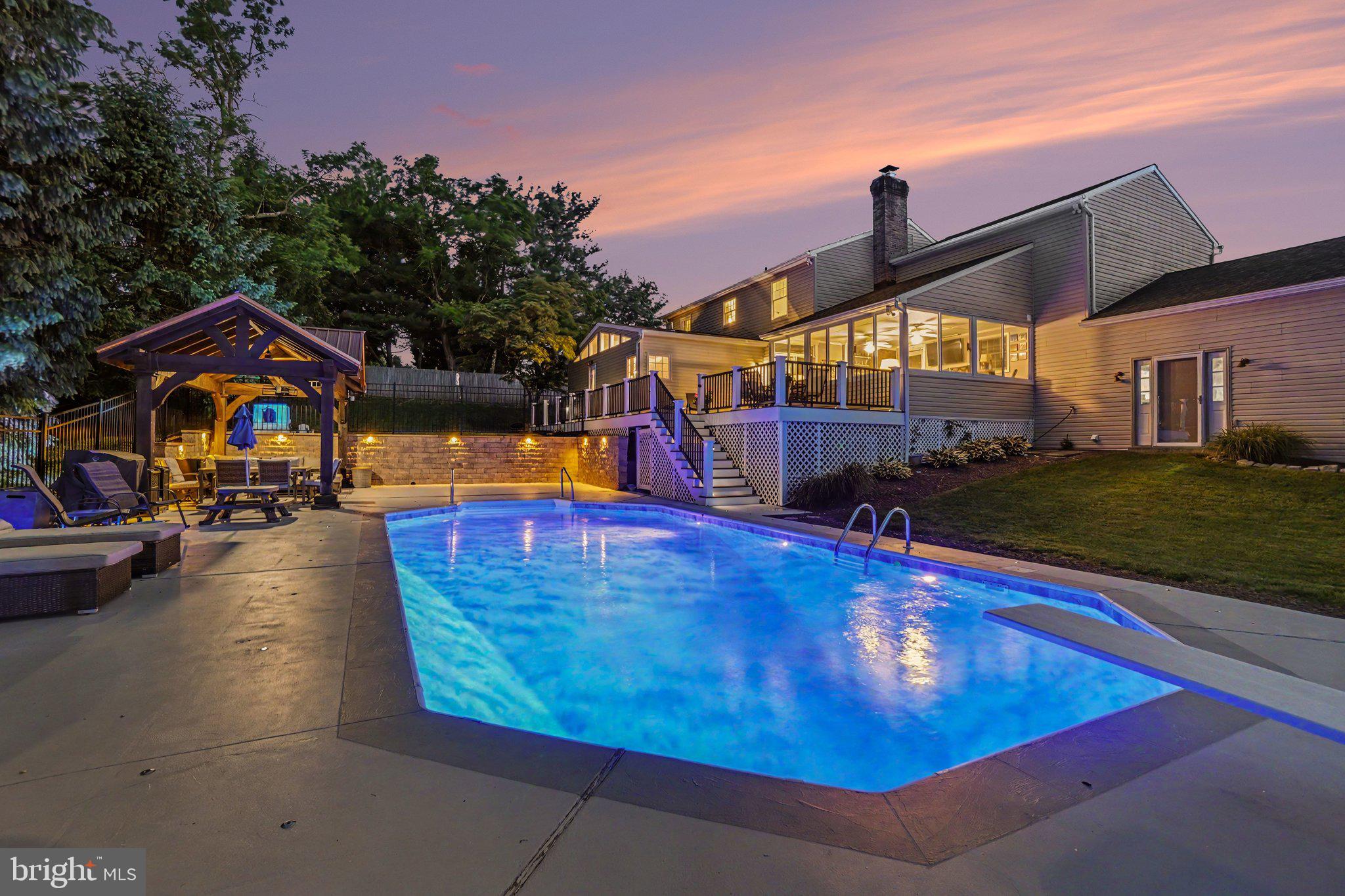 2265 FOREST HILLS DRIVE