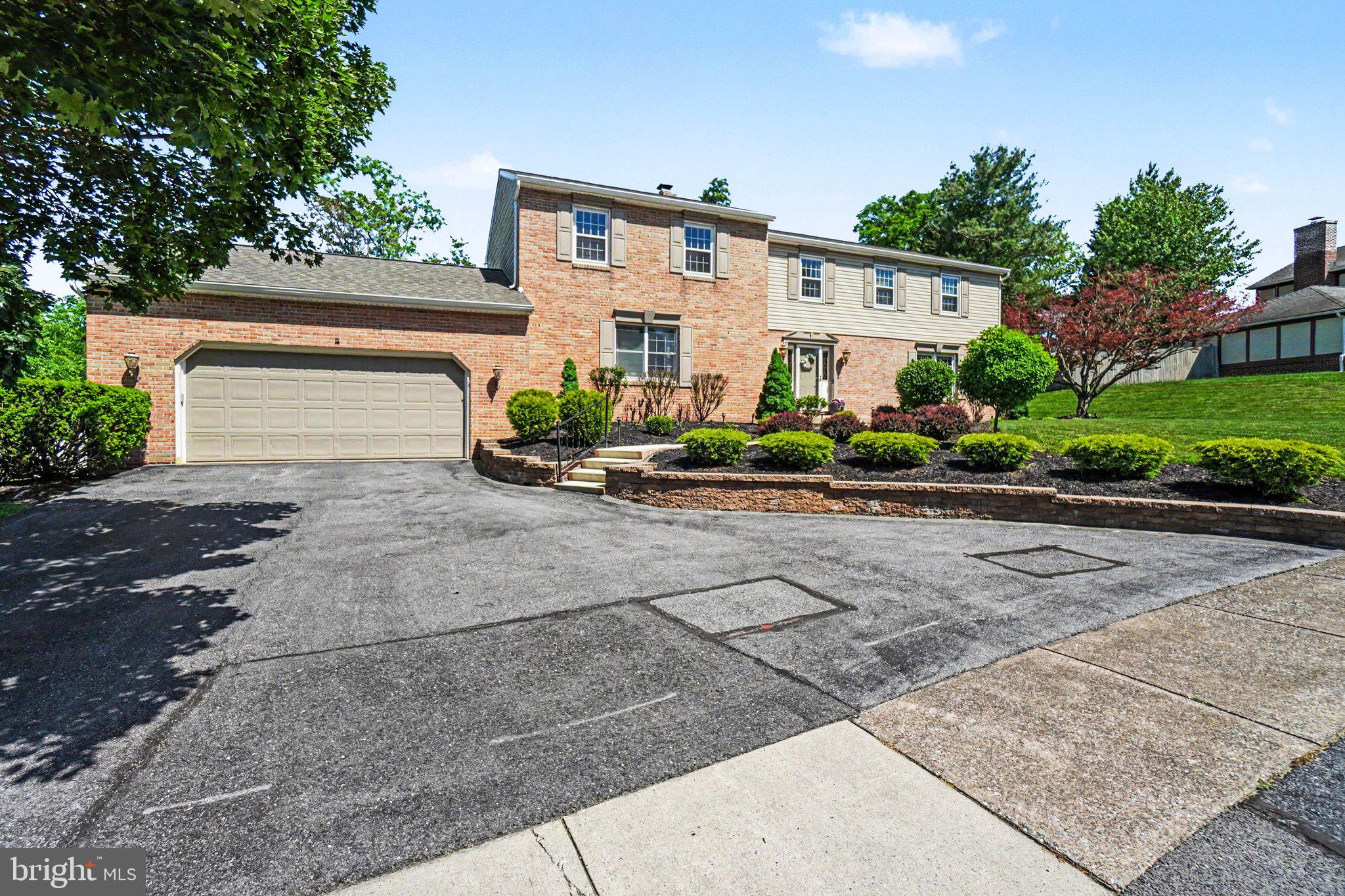 2265 FOREST HILLS DRIVE