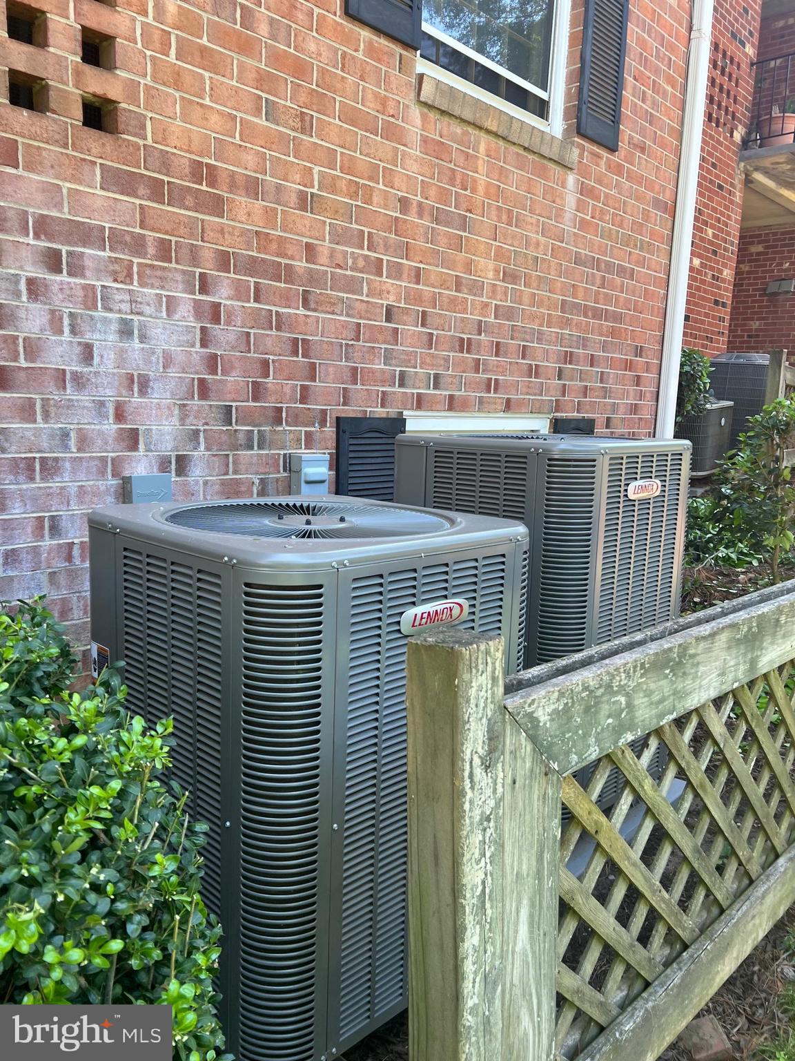 LYNDHURST - Residential Lease