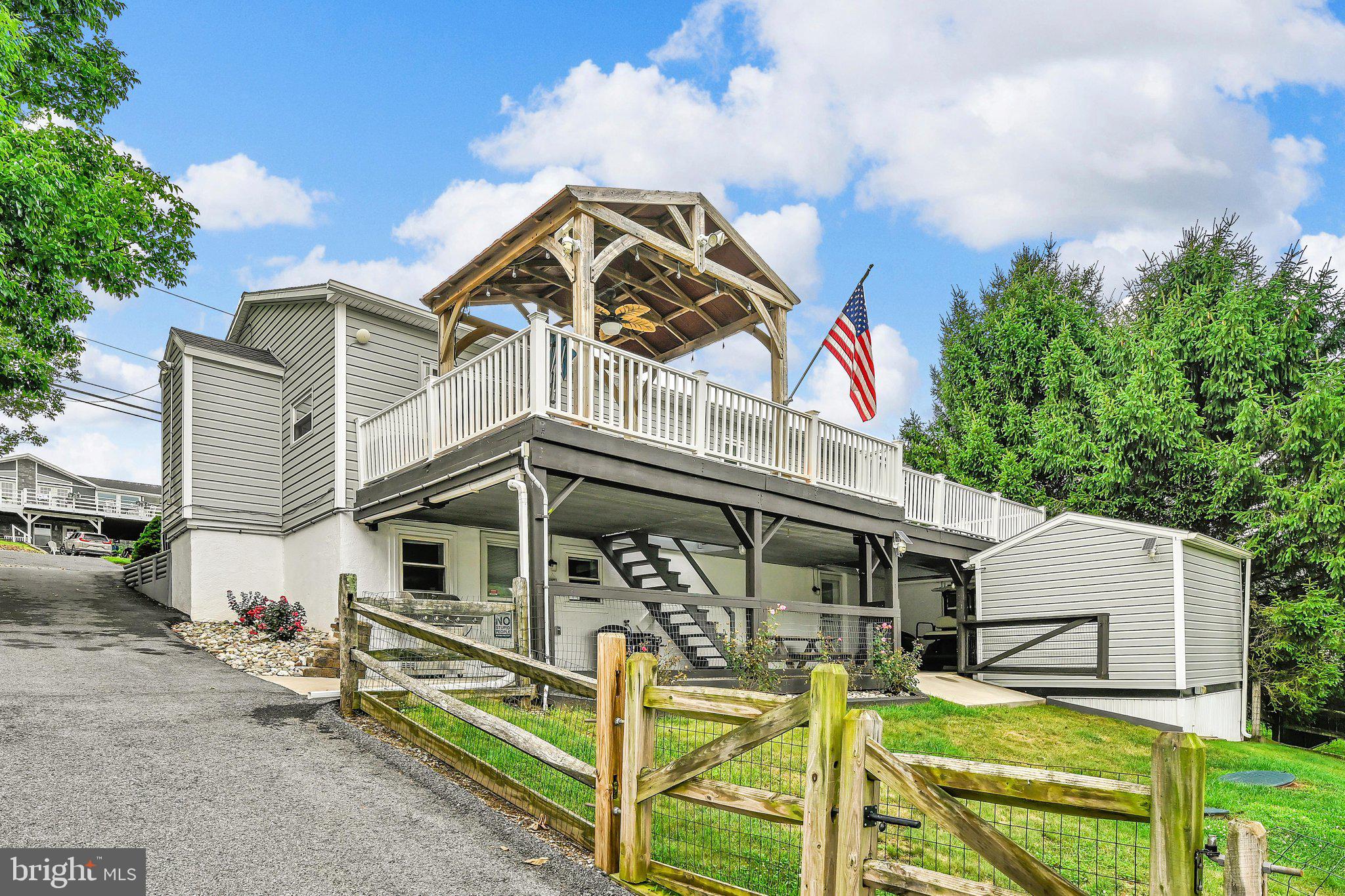 590 WYNONAH DRIVE