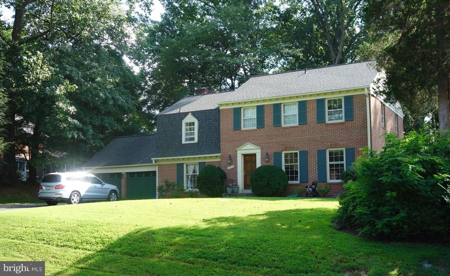 Listing for comps only.