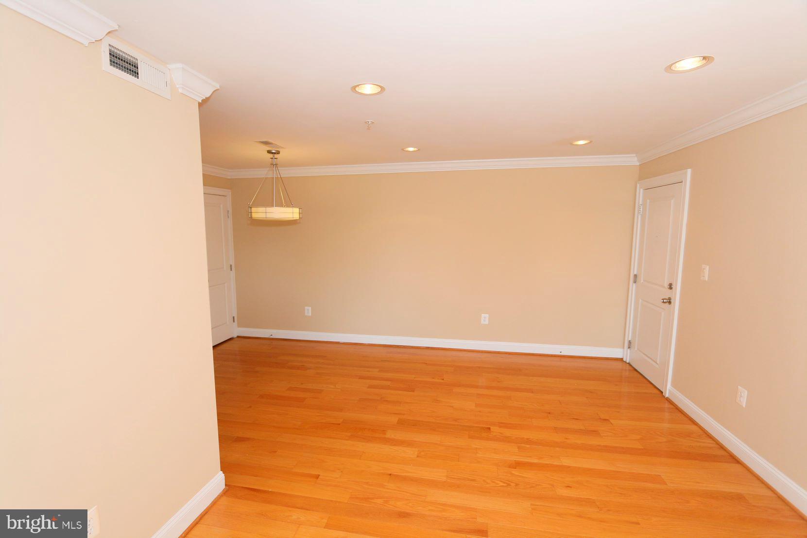 1901 LINCOLN ROAD NE 303