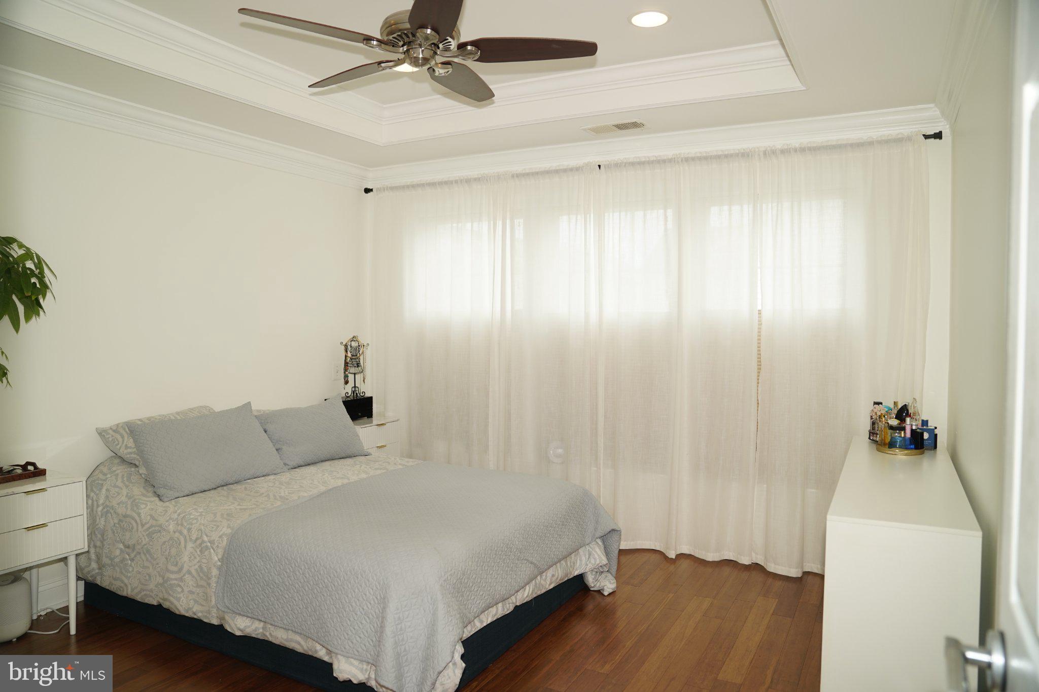 EAST GATE - Residential