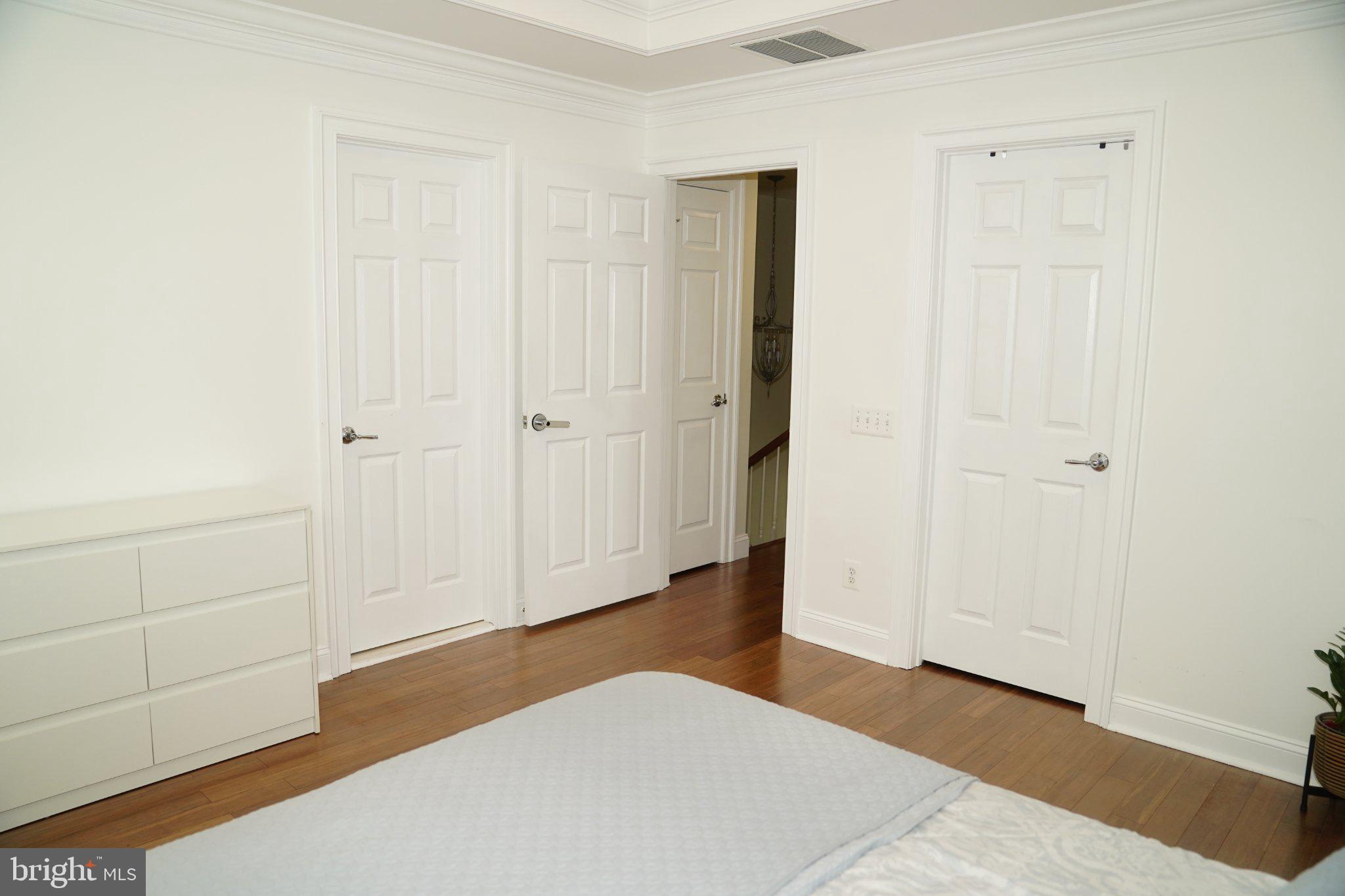 EAST GATE - Residential