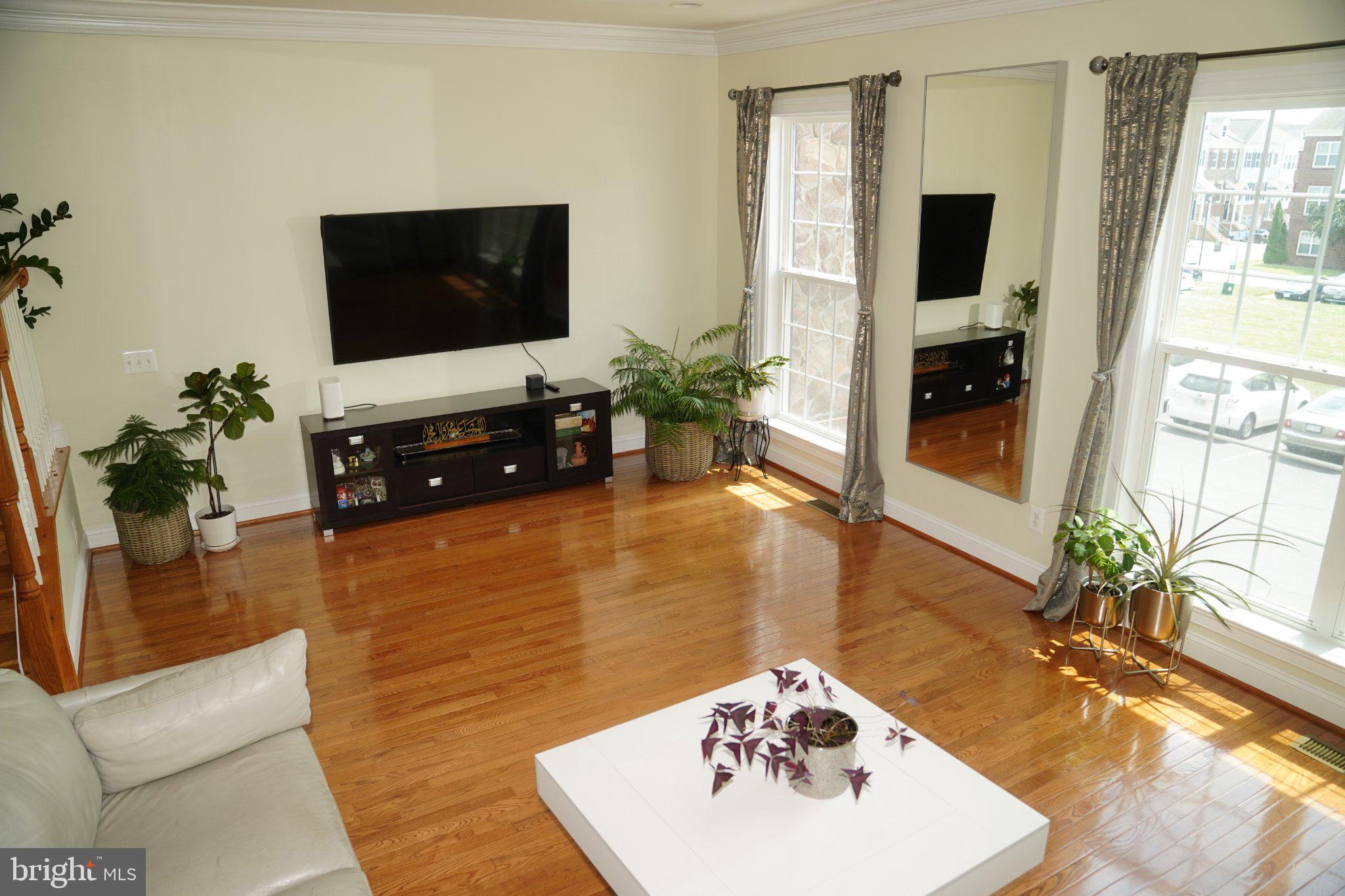 EAST GATE - Residential