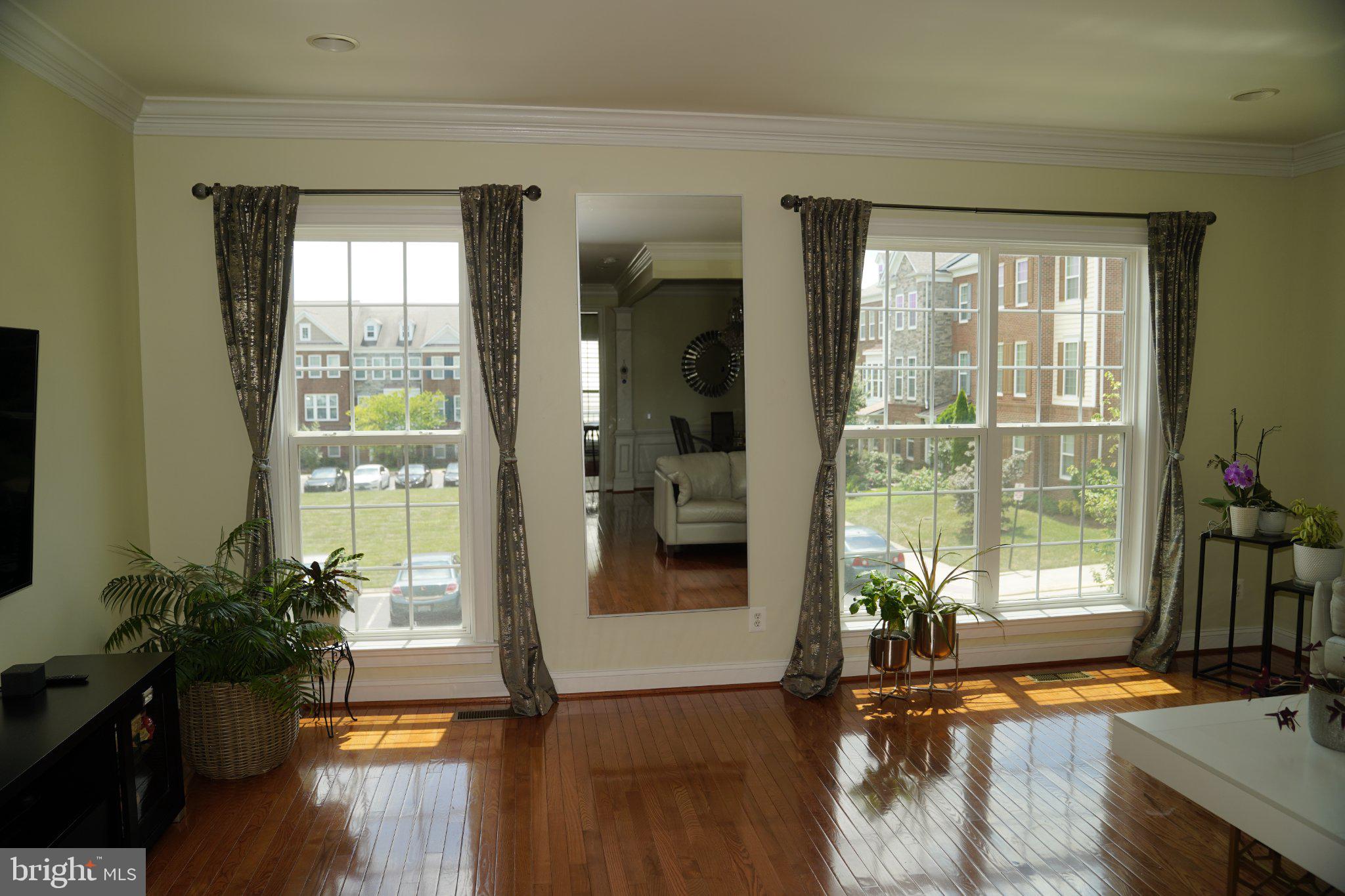 EAST GATE - Residential