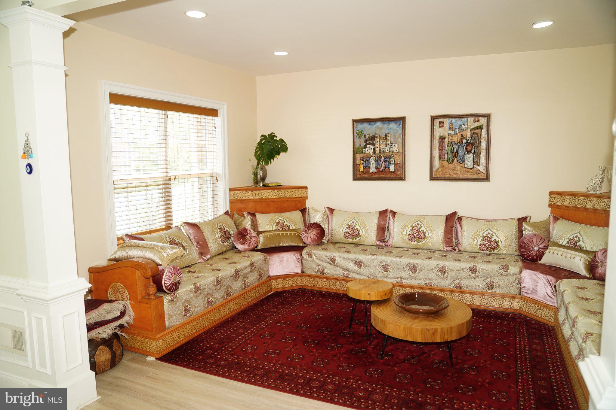 EAST GATE - Residential