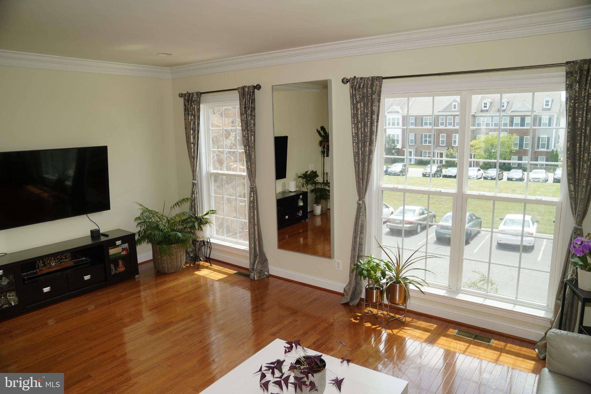 EAST GATE - Residential