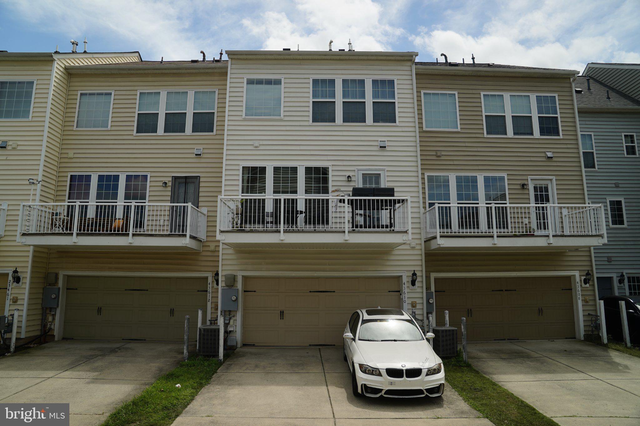 EAST GATE - Residential