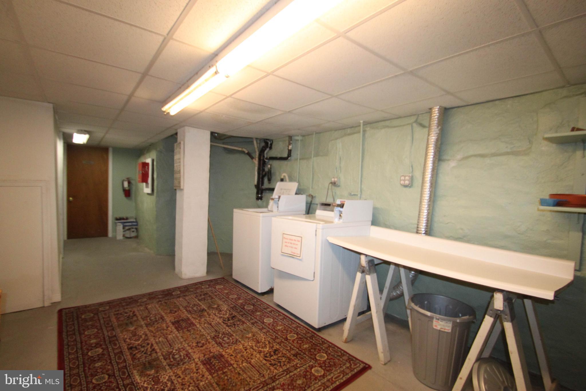 QUEEN VILLAGE - Residential Lease