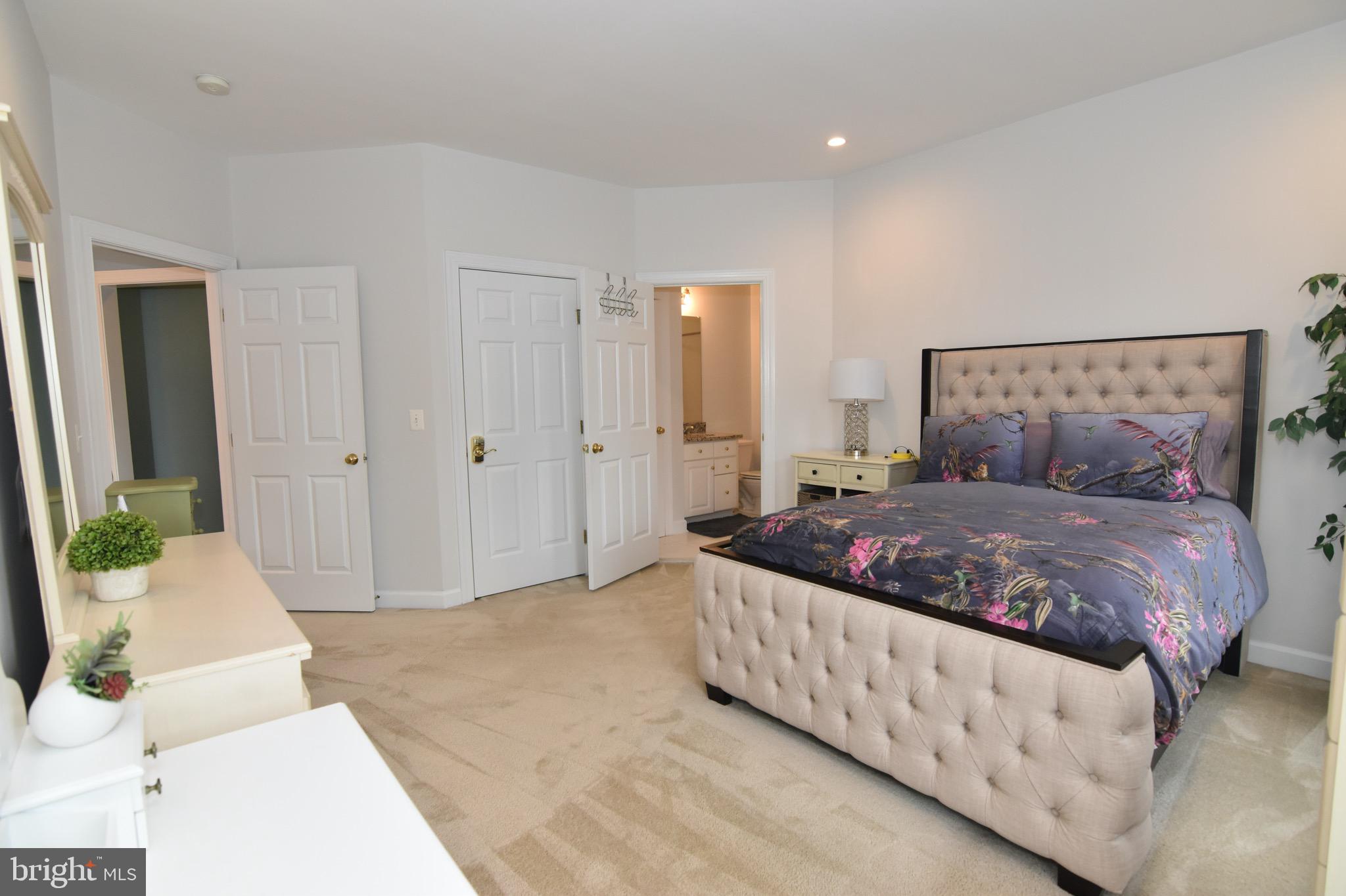 HERITAGE FARMS - Residential