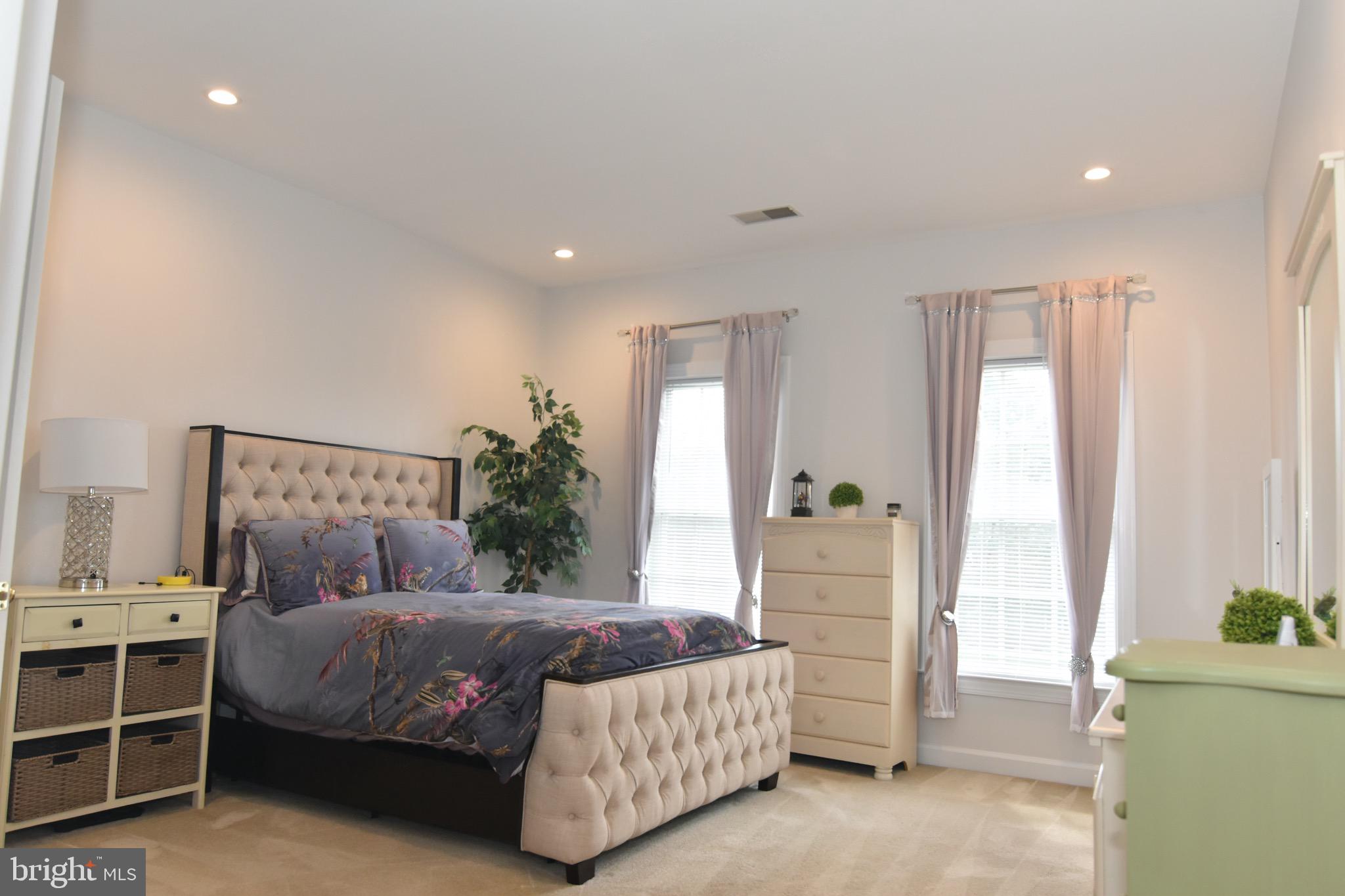 HERITAGE FARMS - Residential