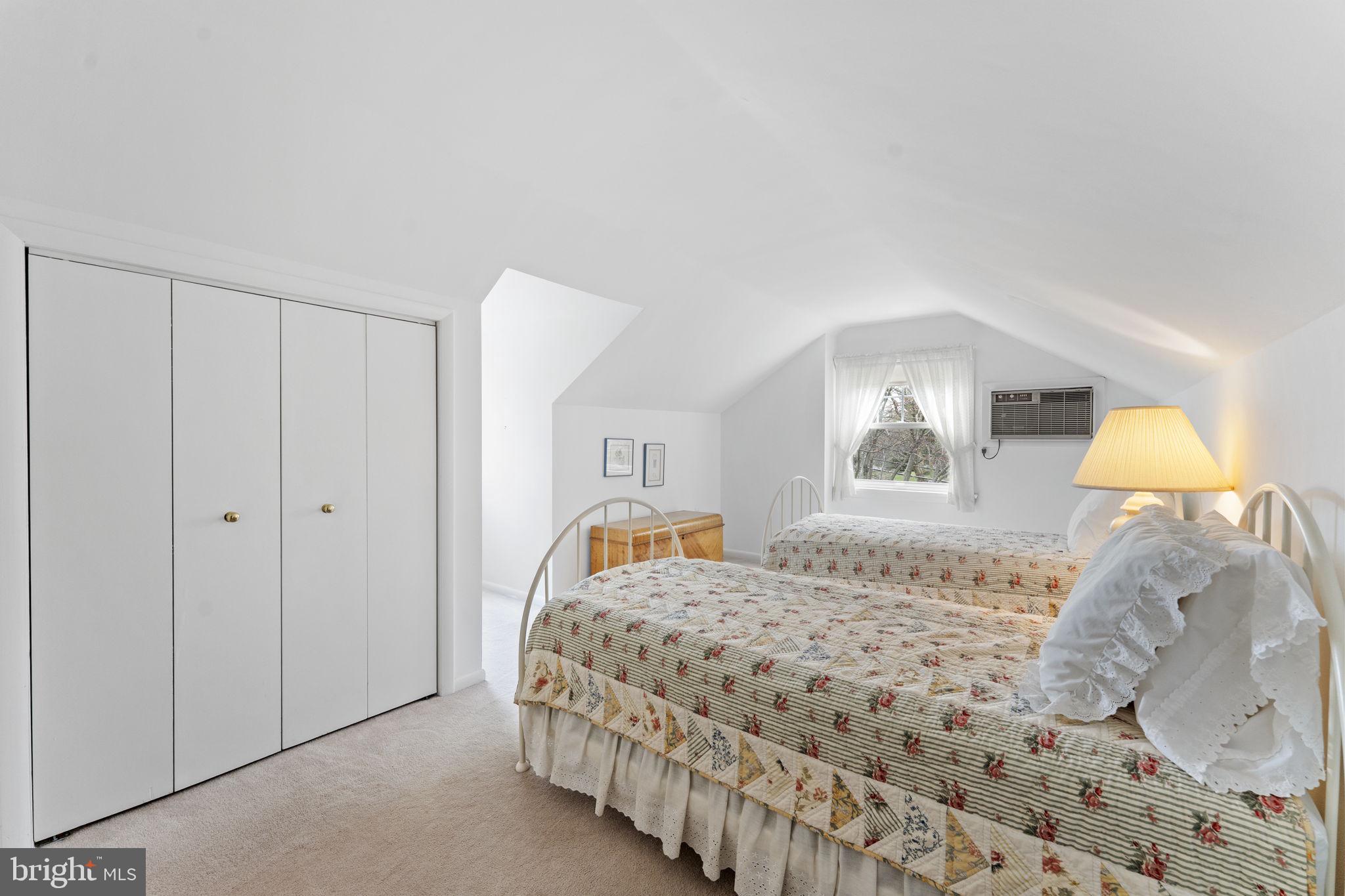 SOUTH WAYNE - Residential