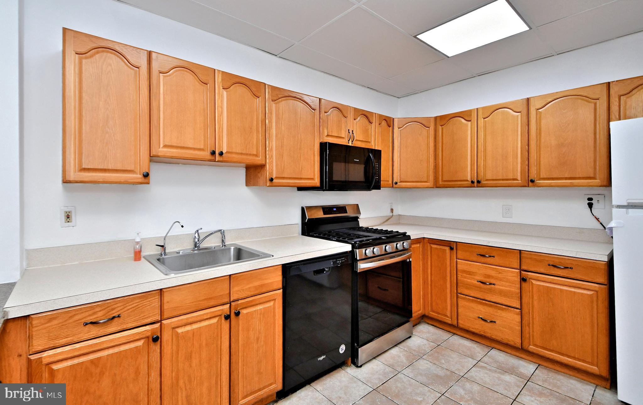 ELKINS PARK - Residential