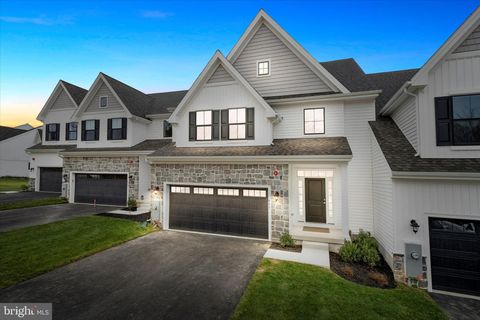 Townhouse For Sale - 405 Leahy Drive<br/> NEWARK, DE 19711