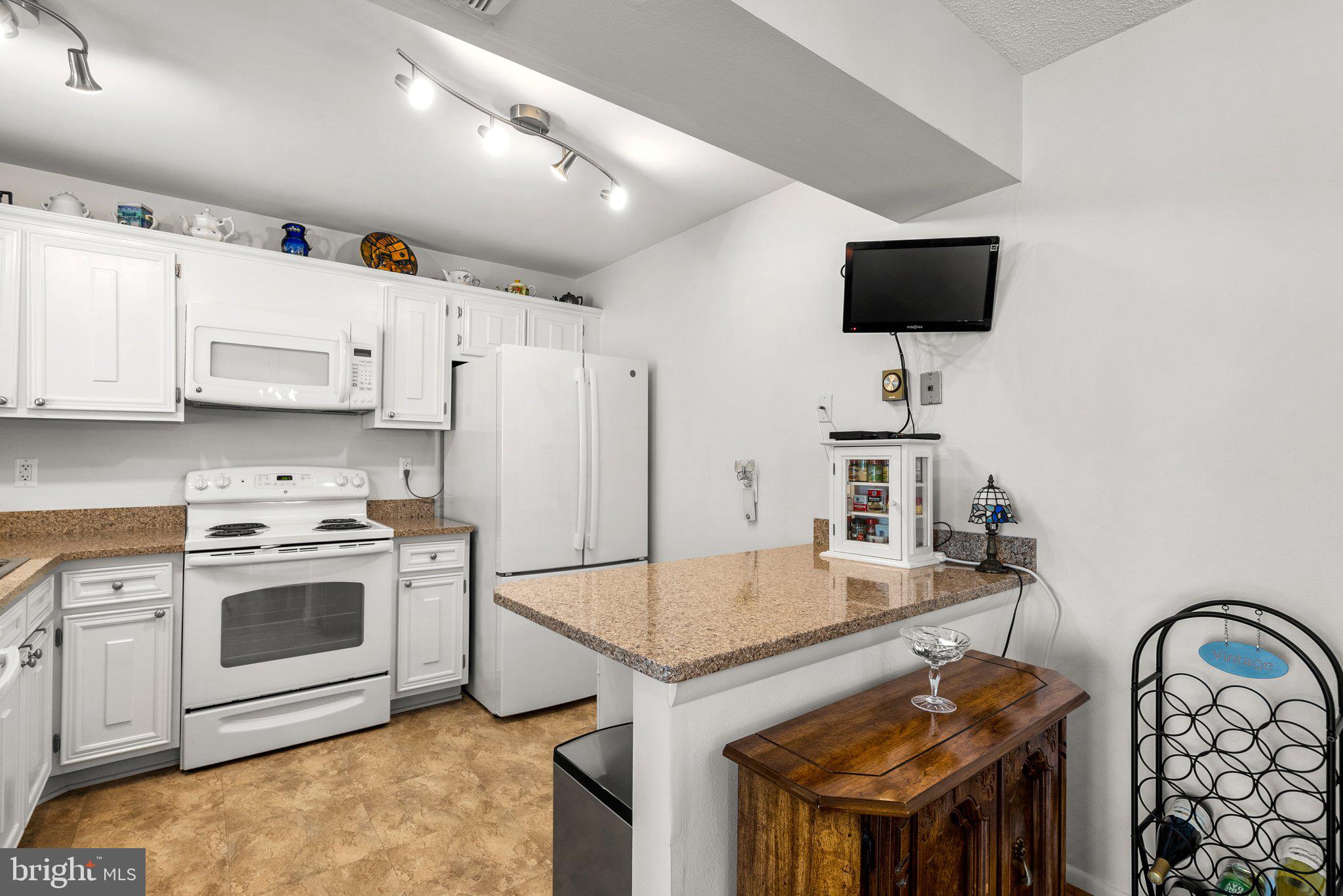 ROSSMOOR MUTUAL #16 - Residential