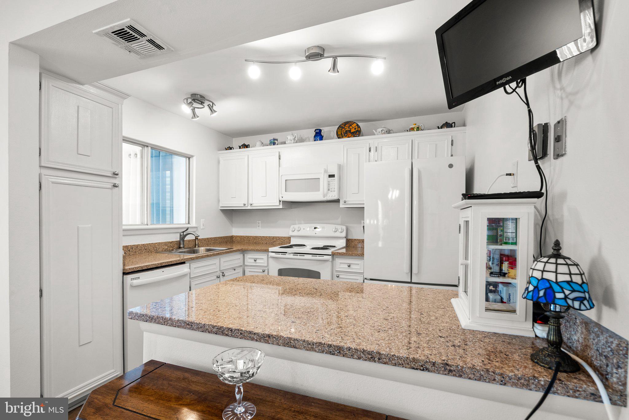 ROSSMOOR MUTUAL #16 - Residential