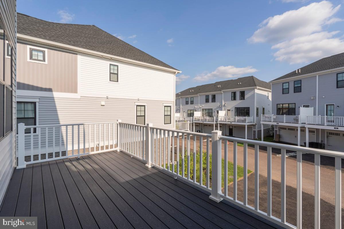 FREELAND SQUARE - Residential Lease