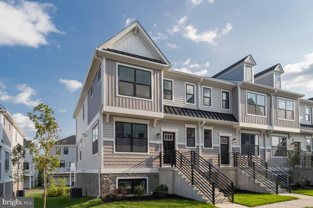 FREELAND SQUARE - Residential Lease