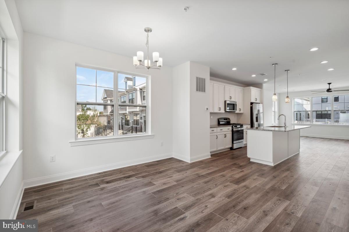 FREELAND SQUARE - Residential Lease