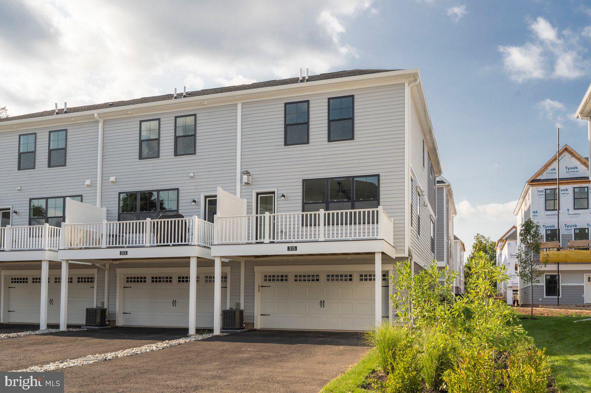 FREELAND SQUARE - Residential Lease