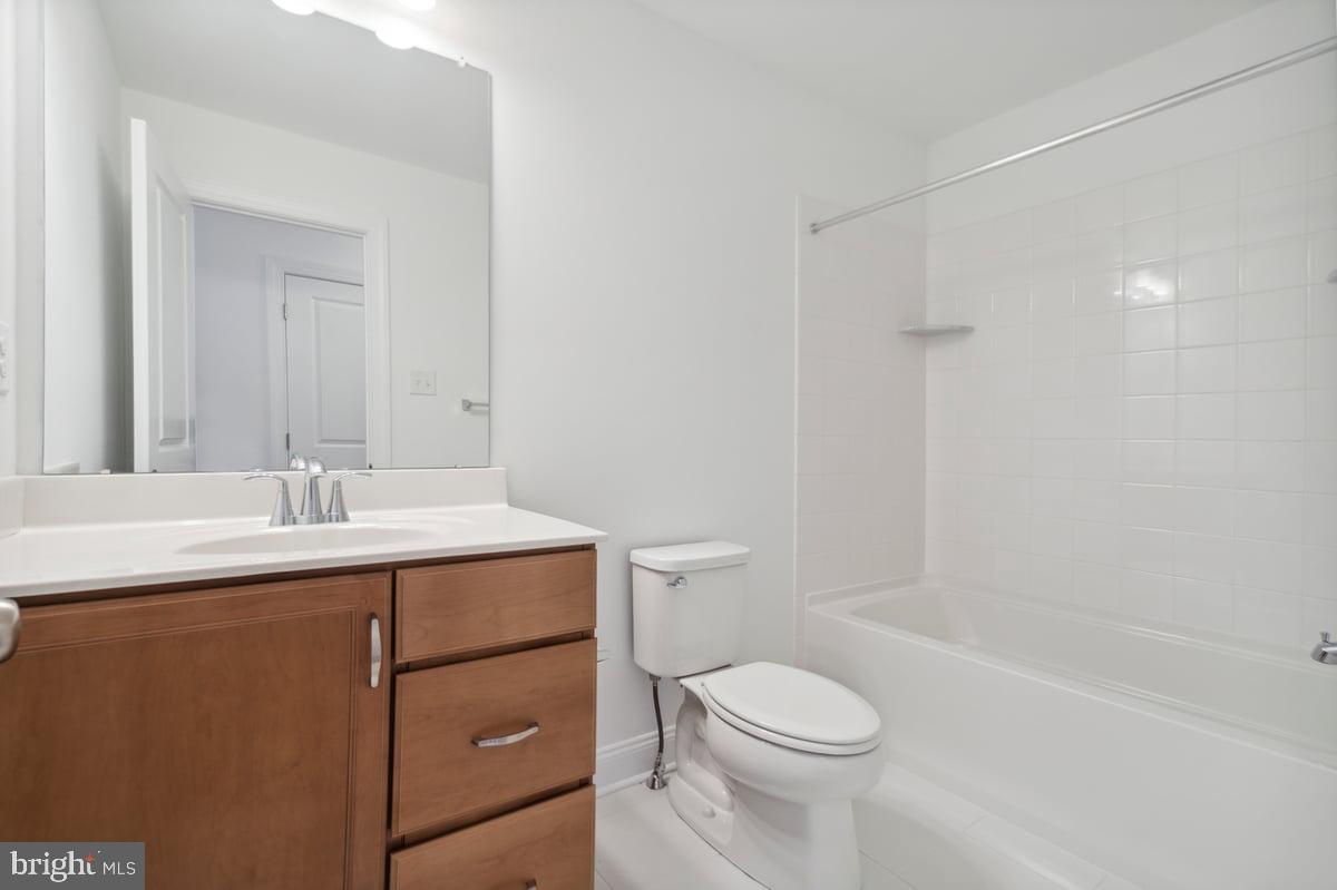 FREELAND SQUARE - Residential Lease