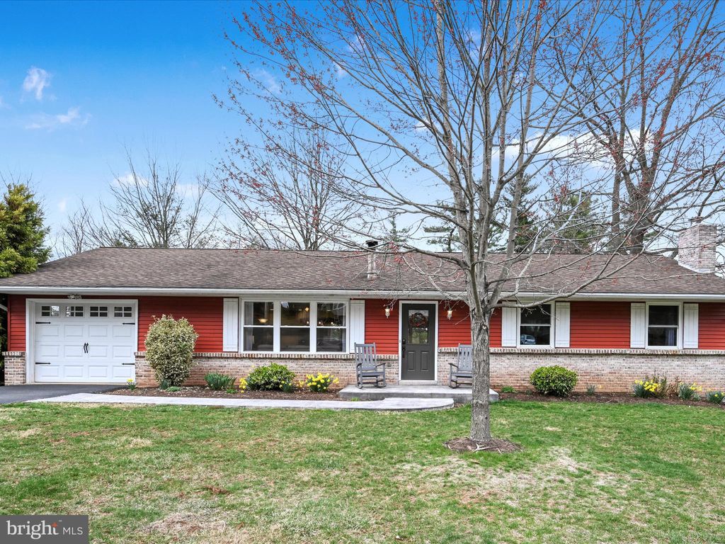 Photo of 20 Pine Crest Drive, DENVER, PA 17517 (MLS # PALA2068690)