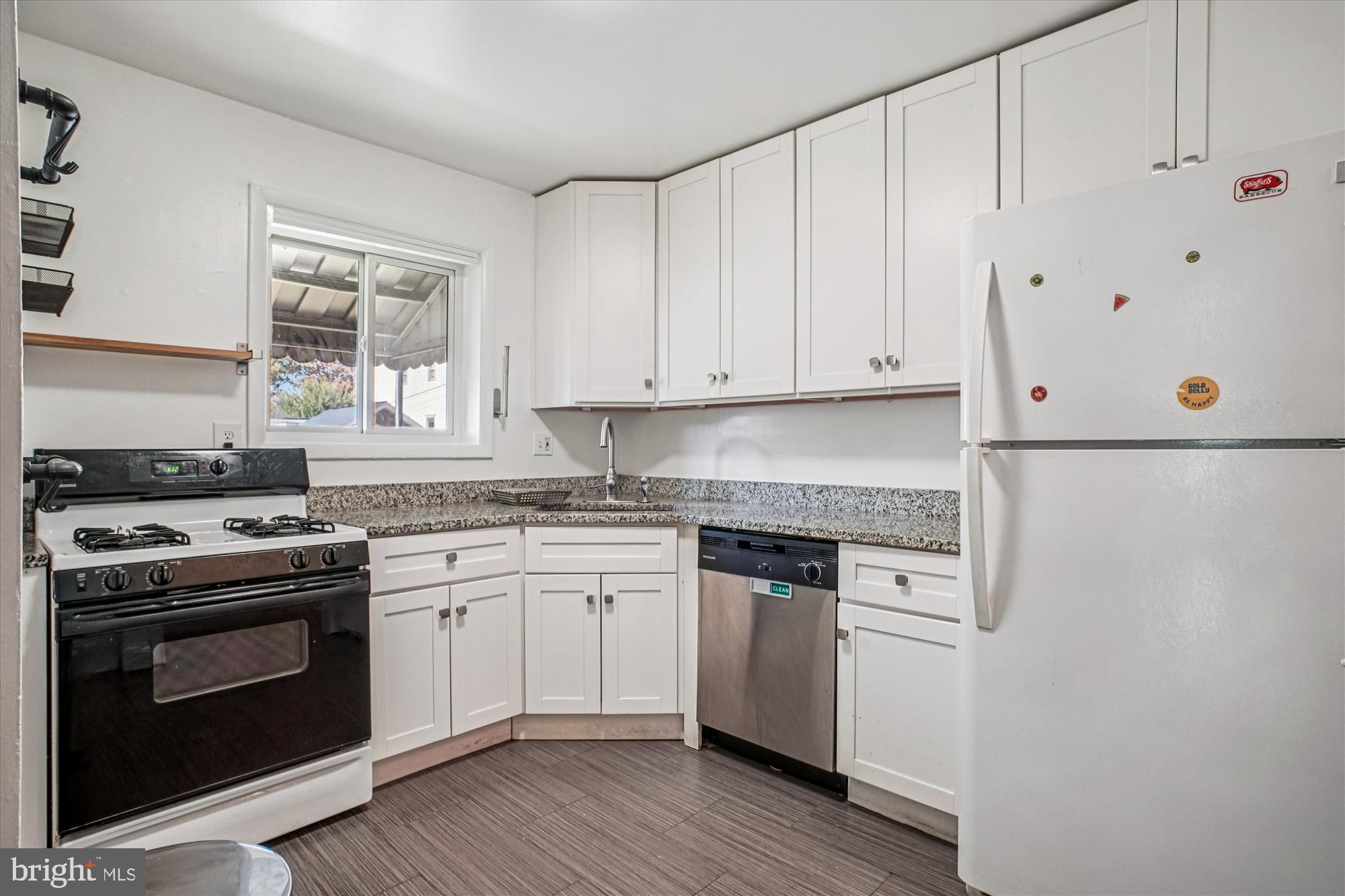 PARKER GRAY - Residential Lease