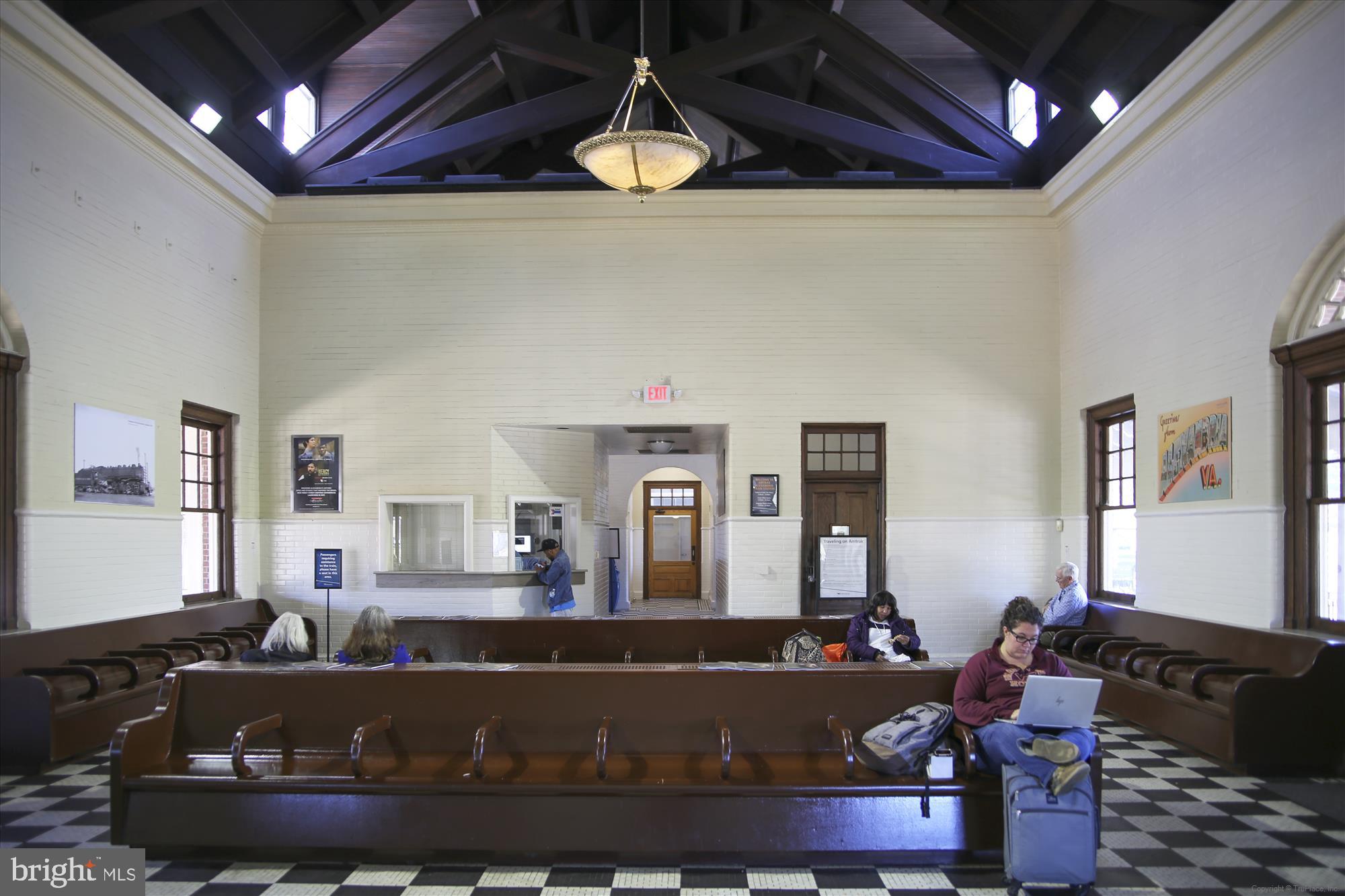 PARKER GRAY - Residential Lease