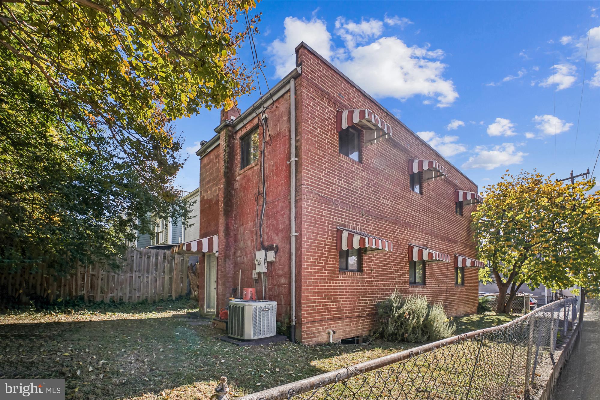 PARKER GRAY - Residential Lease