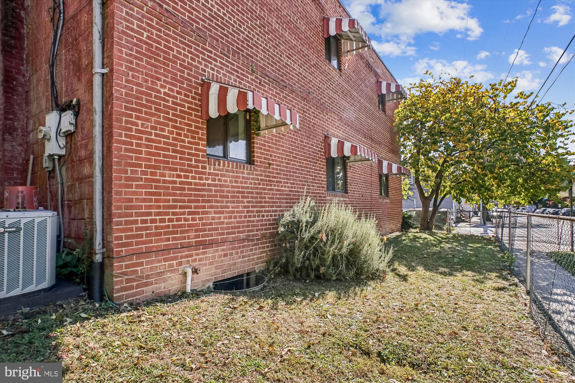 PARKER GRAY - Residential Lease