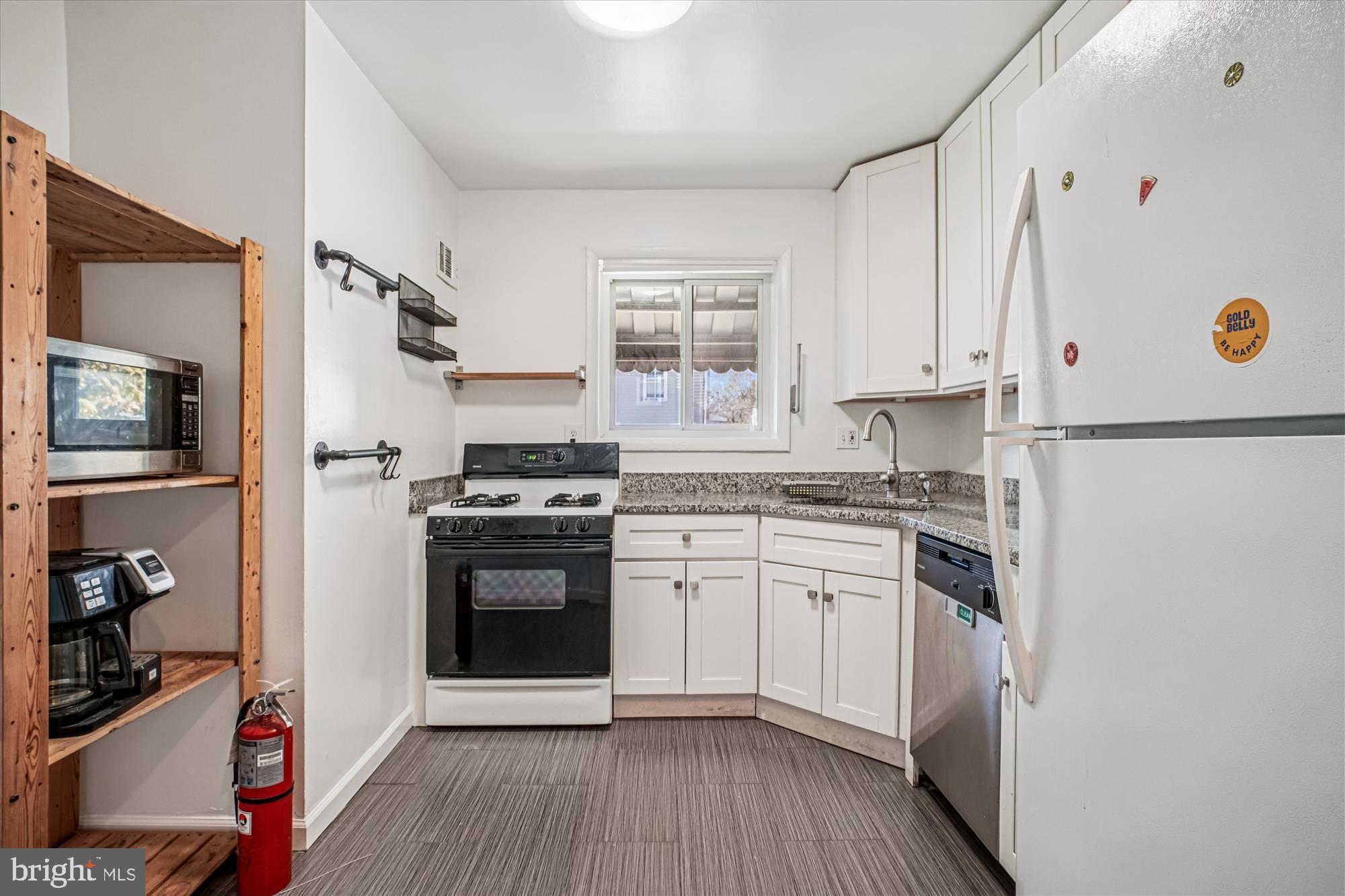 PARKER GRAY - Residential Lease