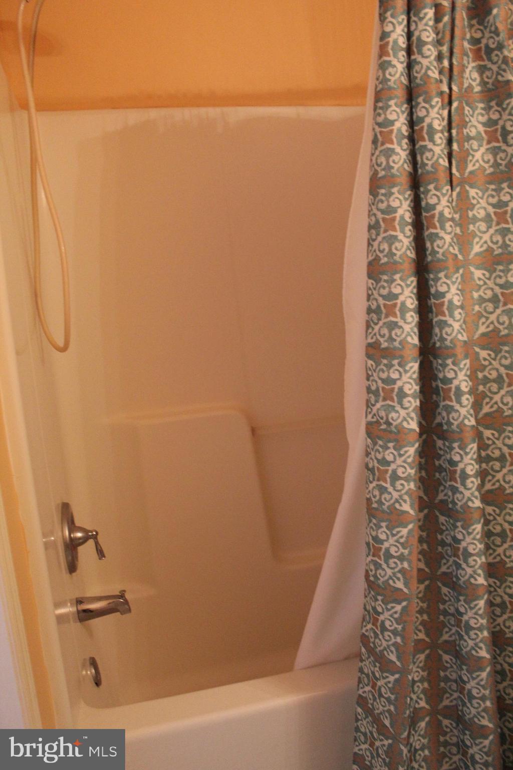 HEATHER KNOLL - Residential