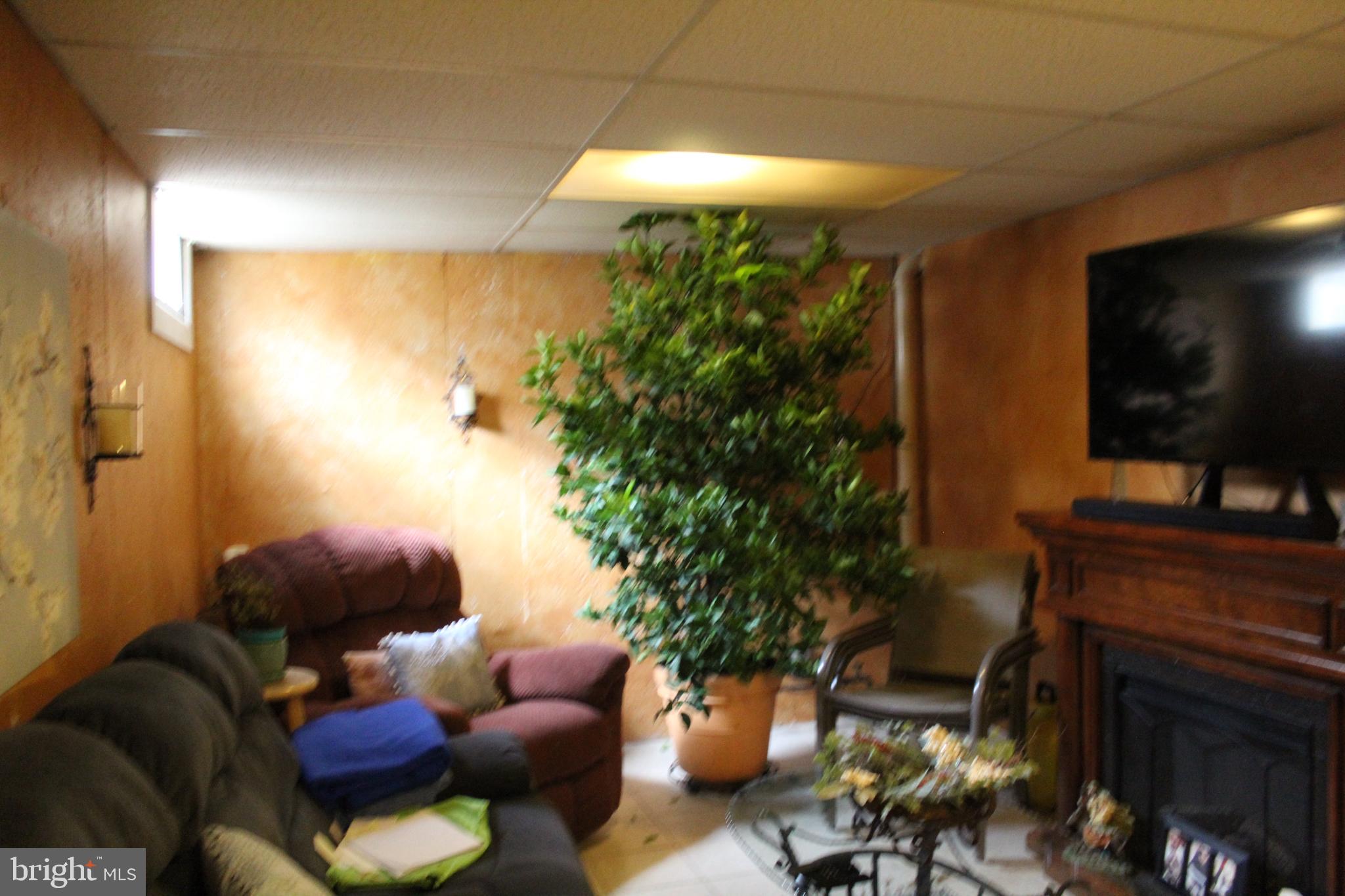 HEATHER KNOLL - Residential