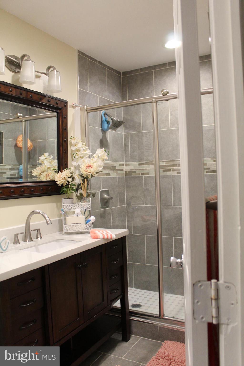 HEATHER KNOLL - Residential