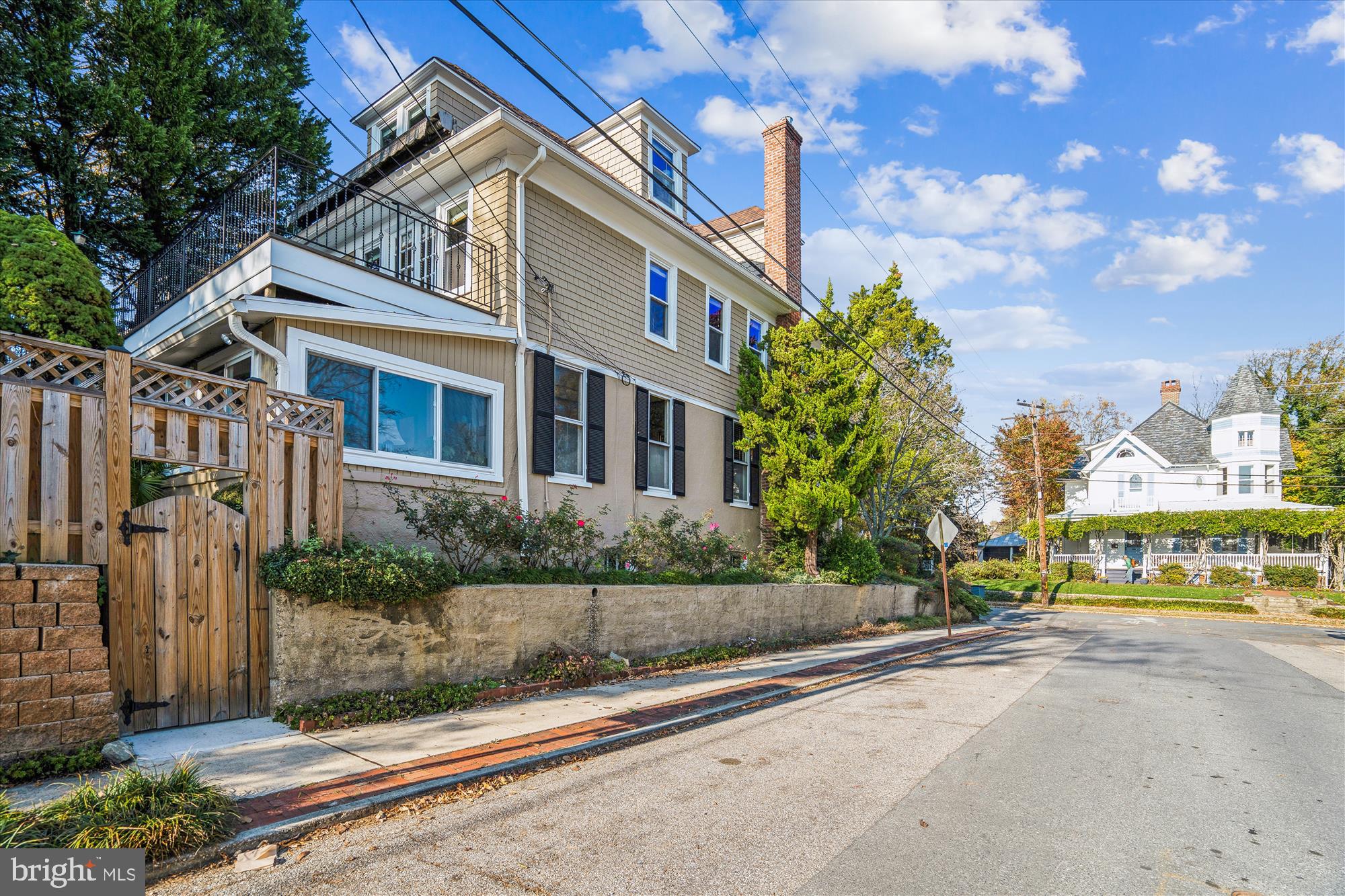 MURRAY HILL - Residential