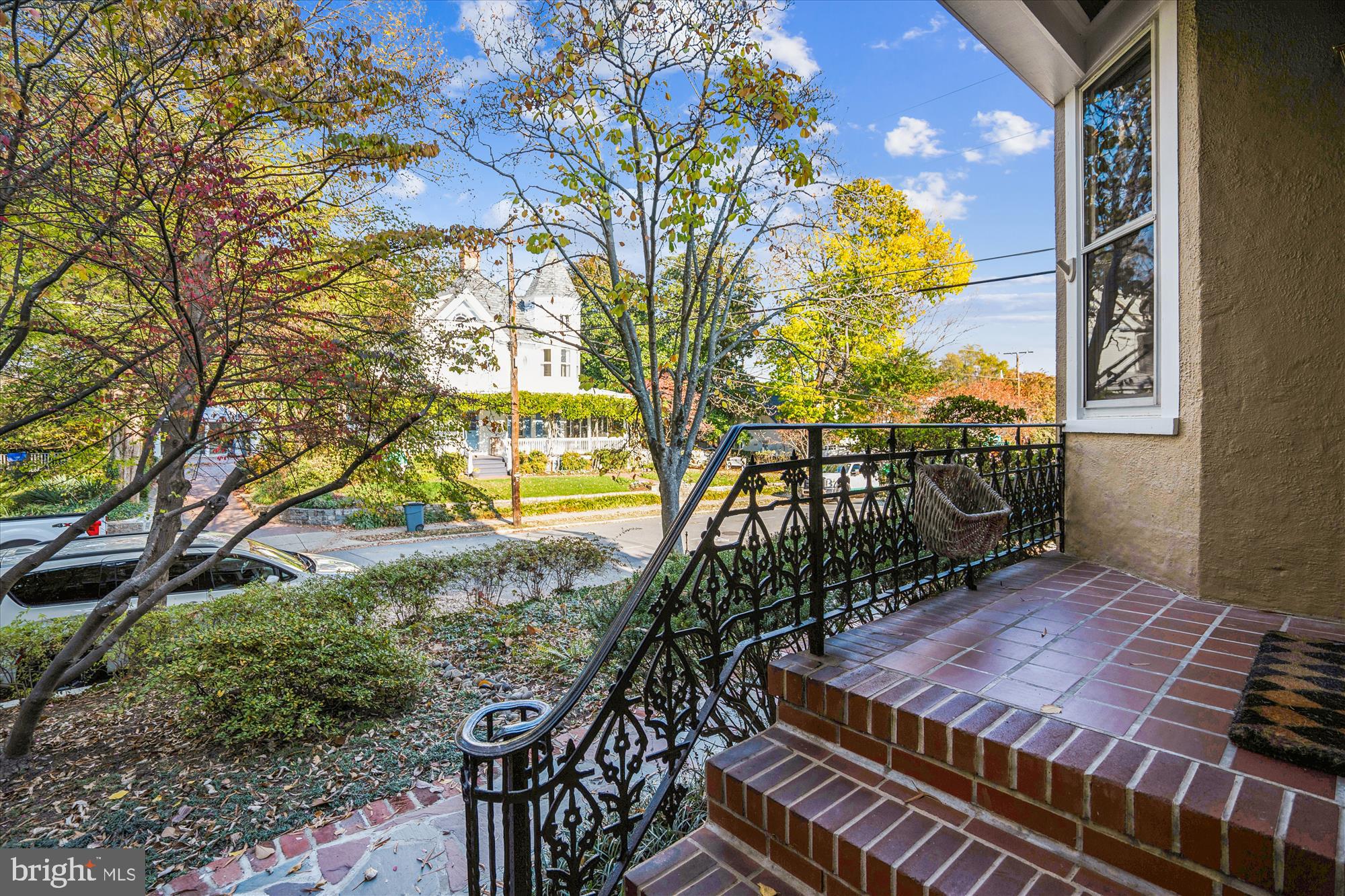 MURRAY HILL - Residential