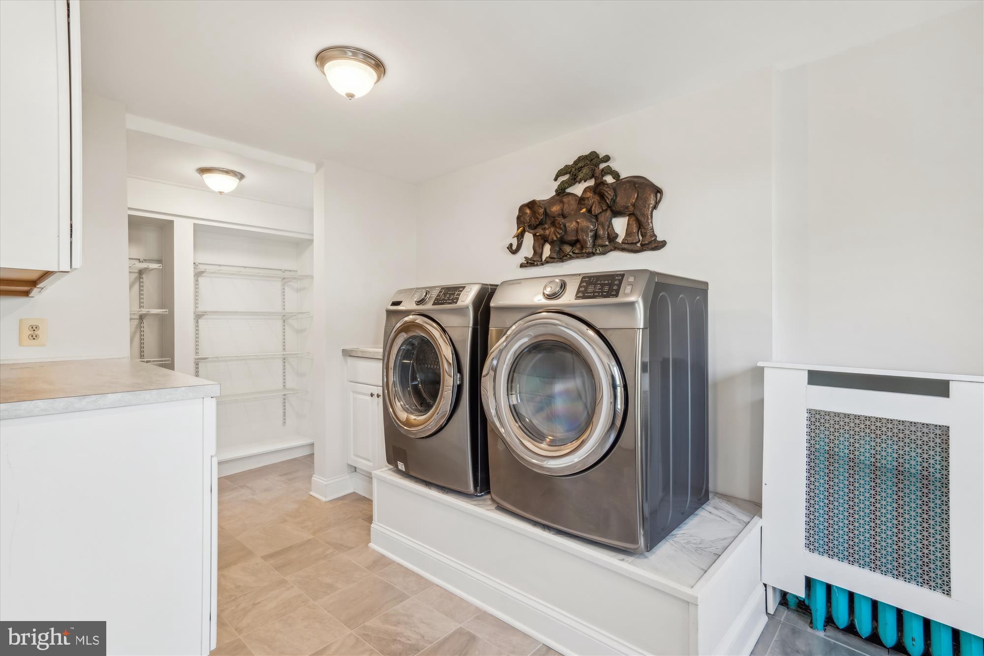 MURRAY HILL - Residential