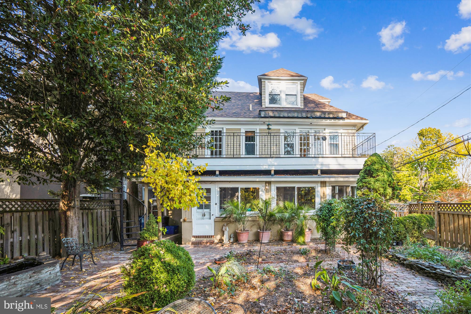 MURRAY HILL - Residential