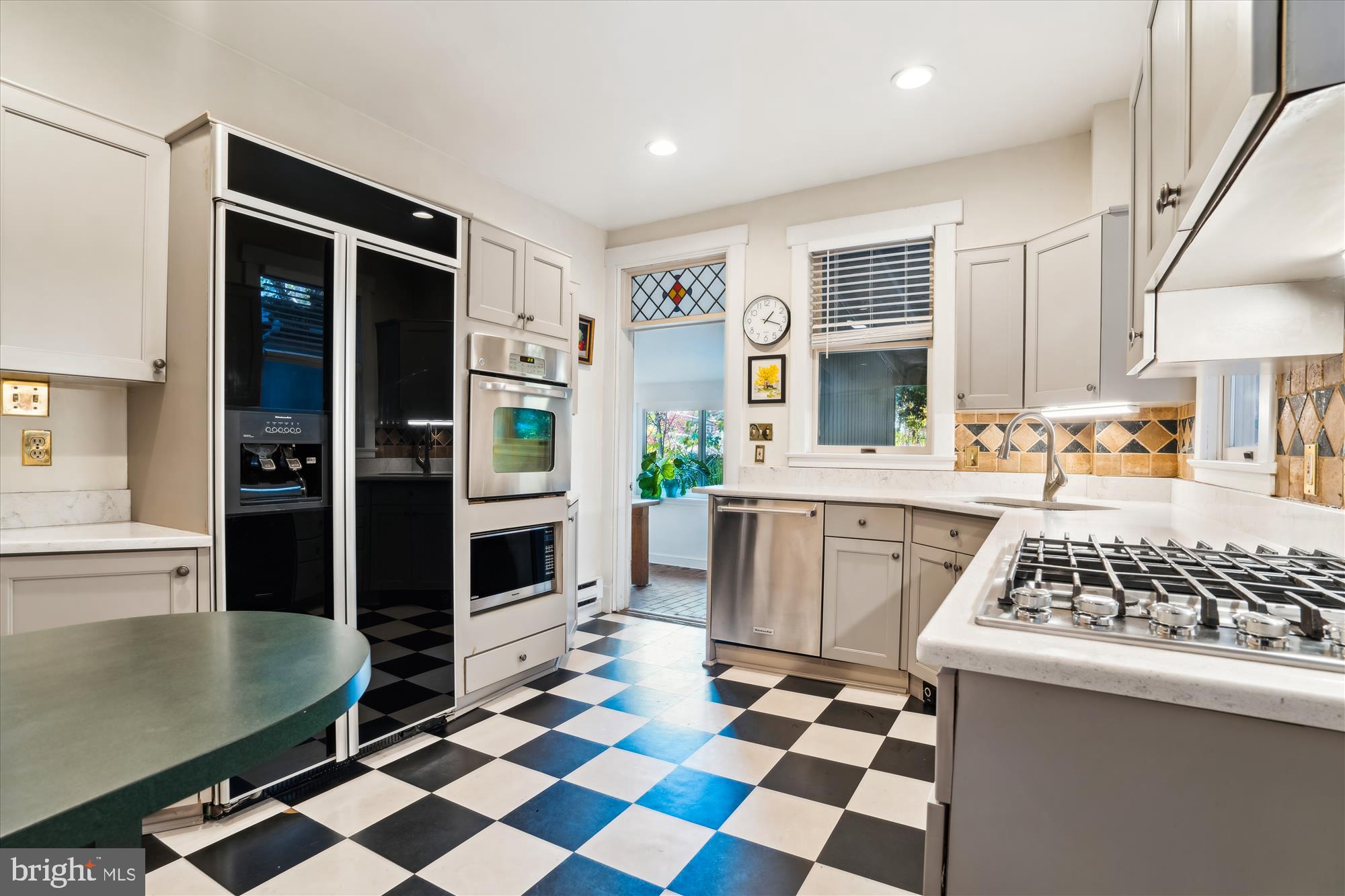 MURRAY HILL - Residential